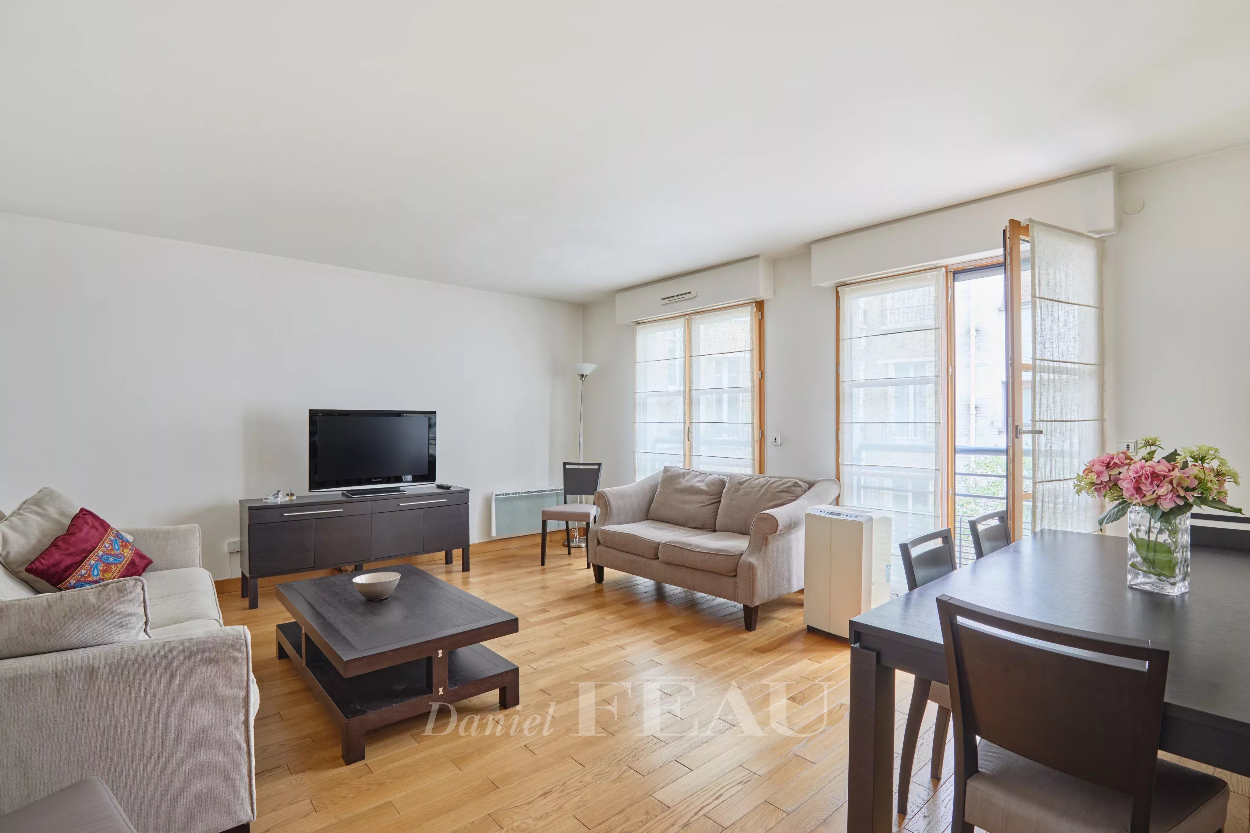 Séjour excellent état cuisine ouverte possible