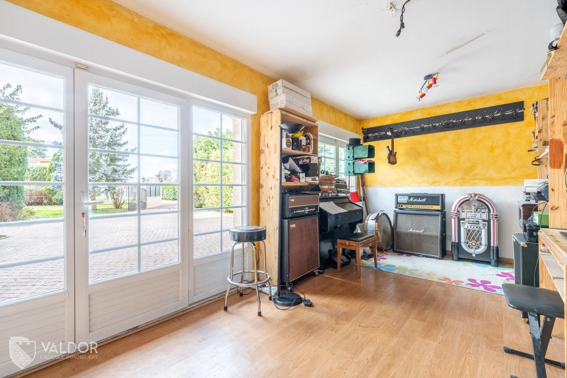 Chasselay maison de 180 m² au sol avec piscine