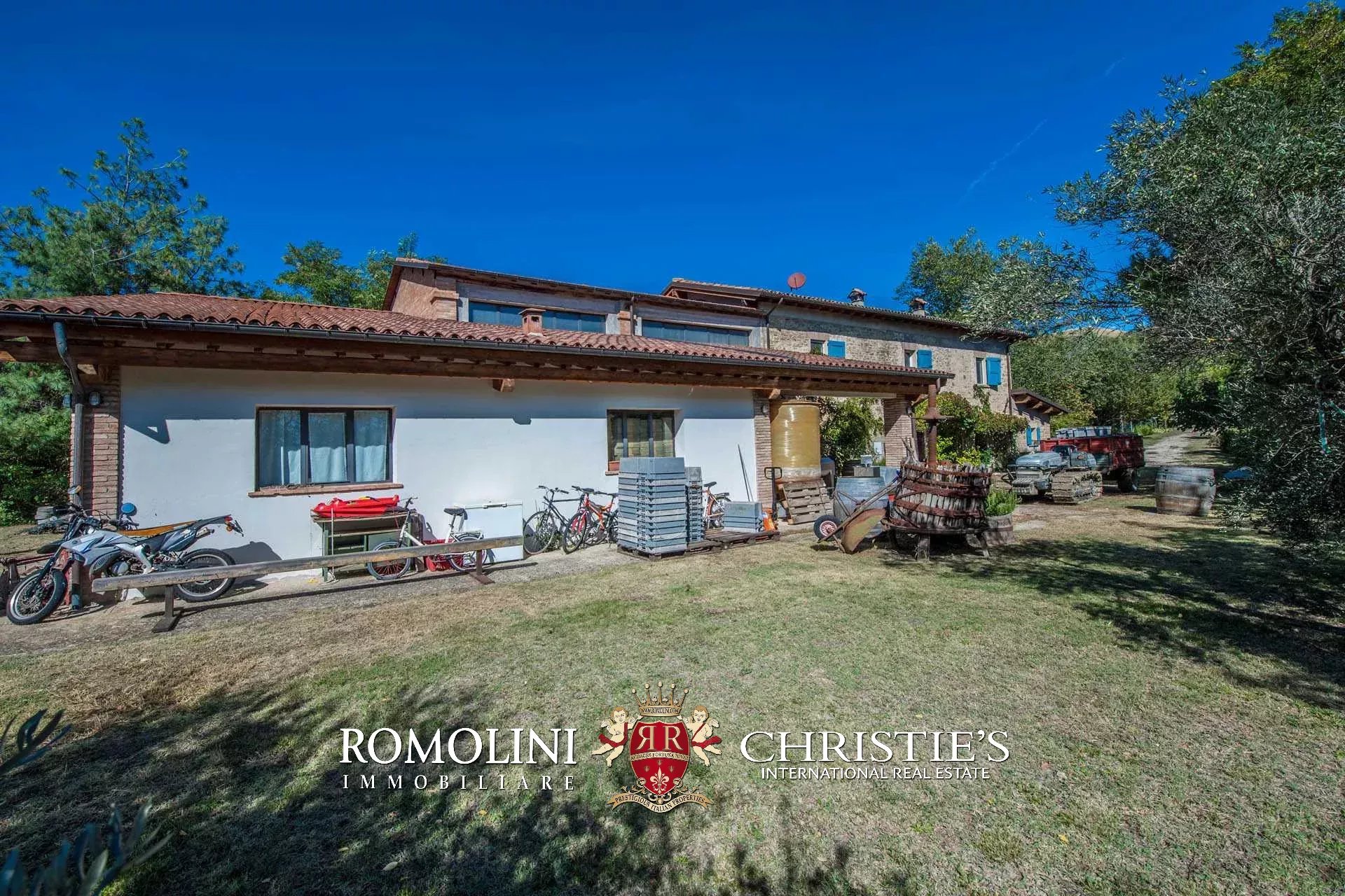 3 Bedroom Vineyard's Image 7