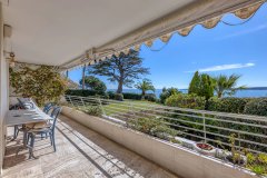 Cannes Gazagnaire - 1,500-square-foot apartment in a luxury residence overlooking the sea — photo 1 of 7
