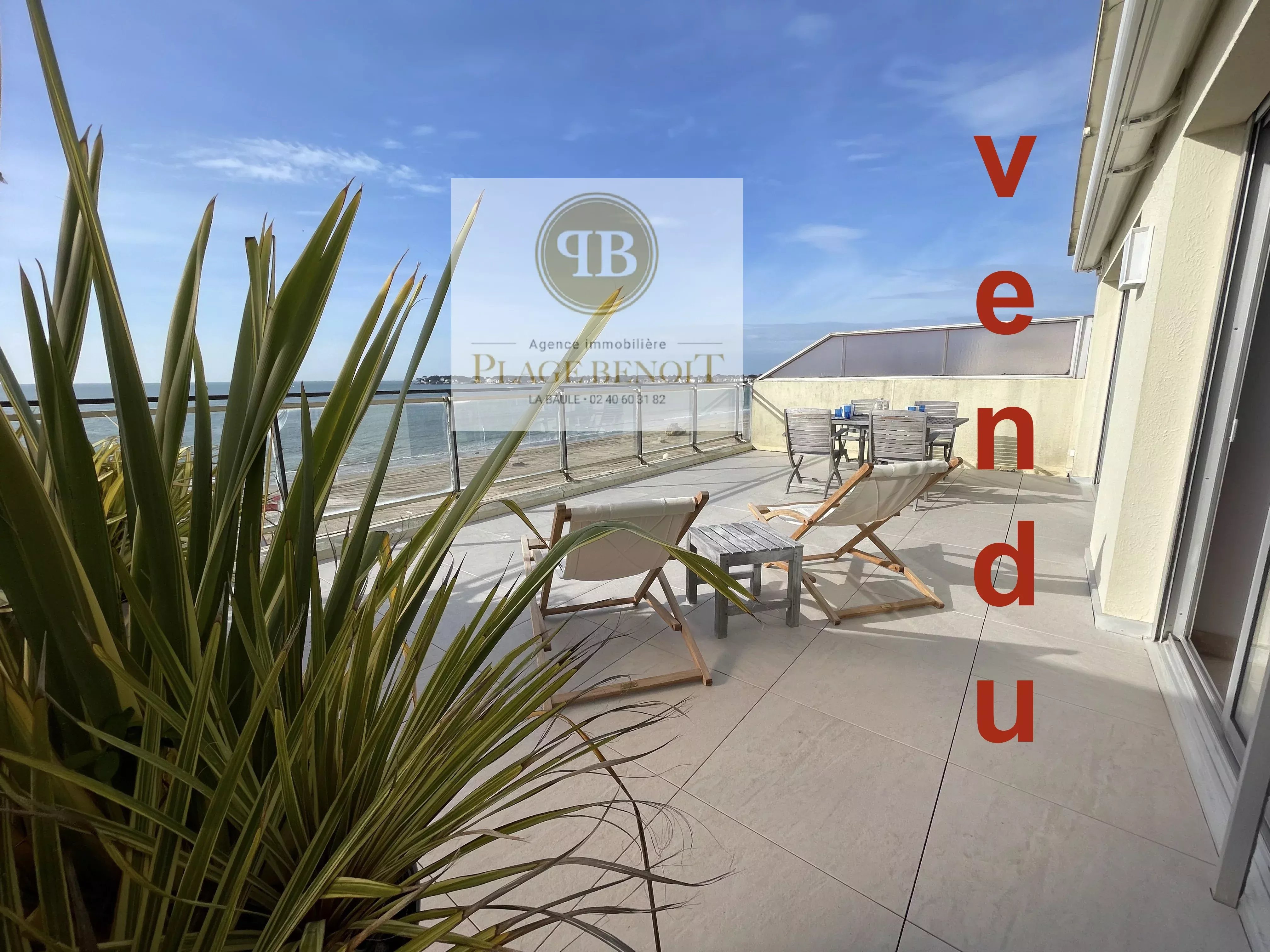 EXCLUSIVE SEA FACING BENOIT BEACH TOP FLOOR 4-ROOM APARTMENT