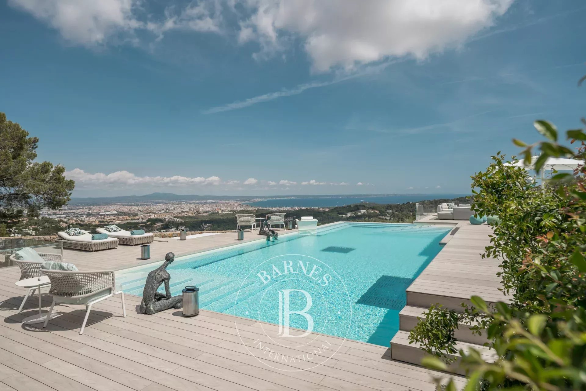 Chameleon Villa - A Masterpiece of Modern Luxury