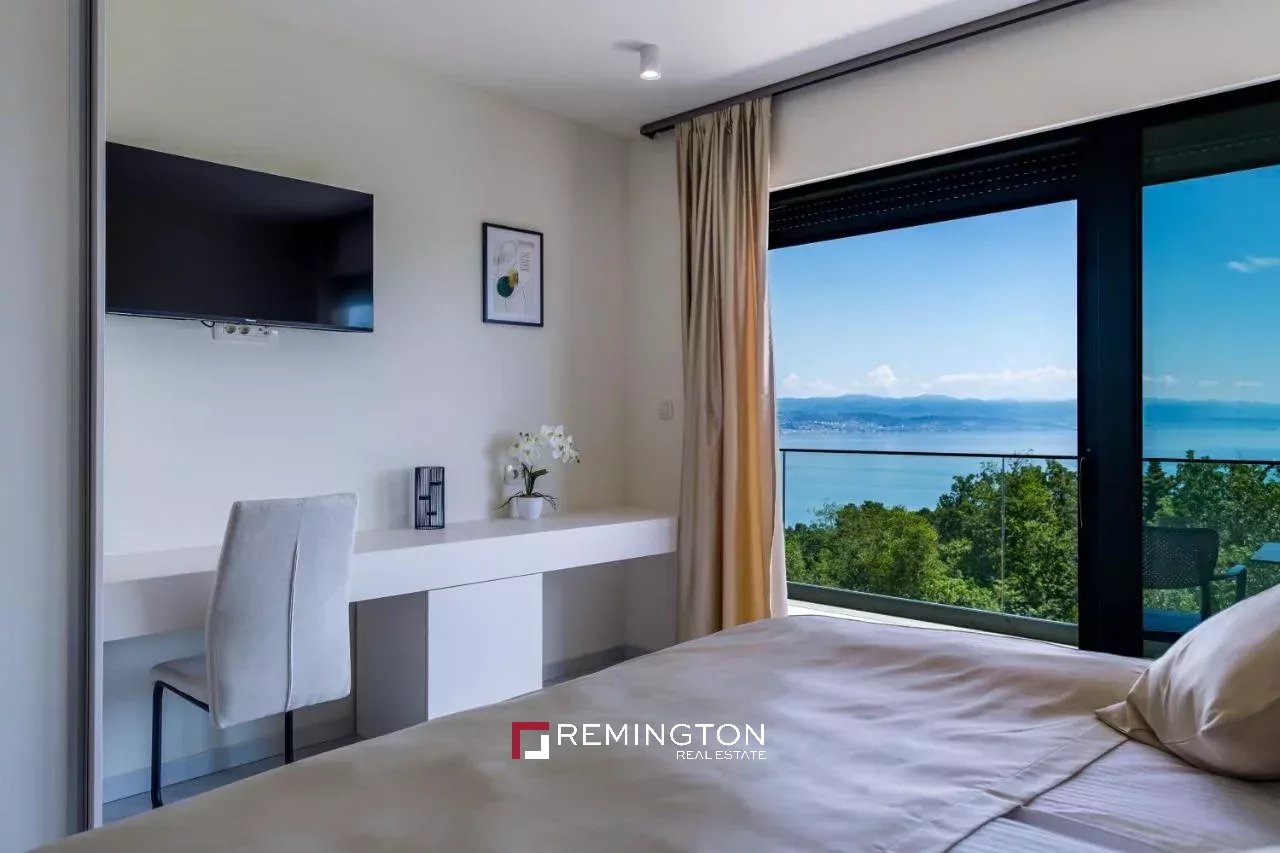 4 Bedroom Villa/Townhouse's Image 14