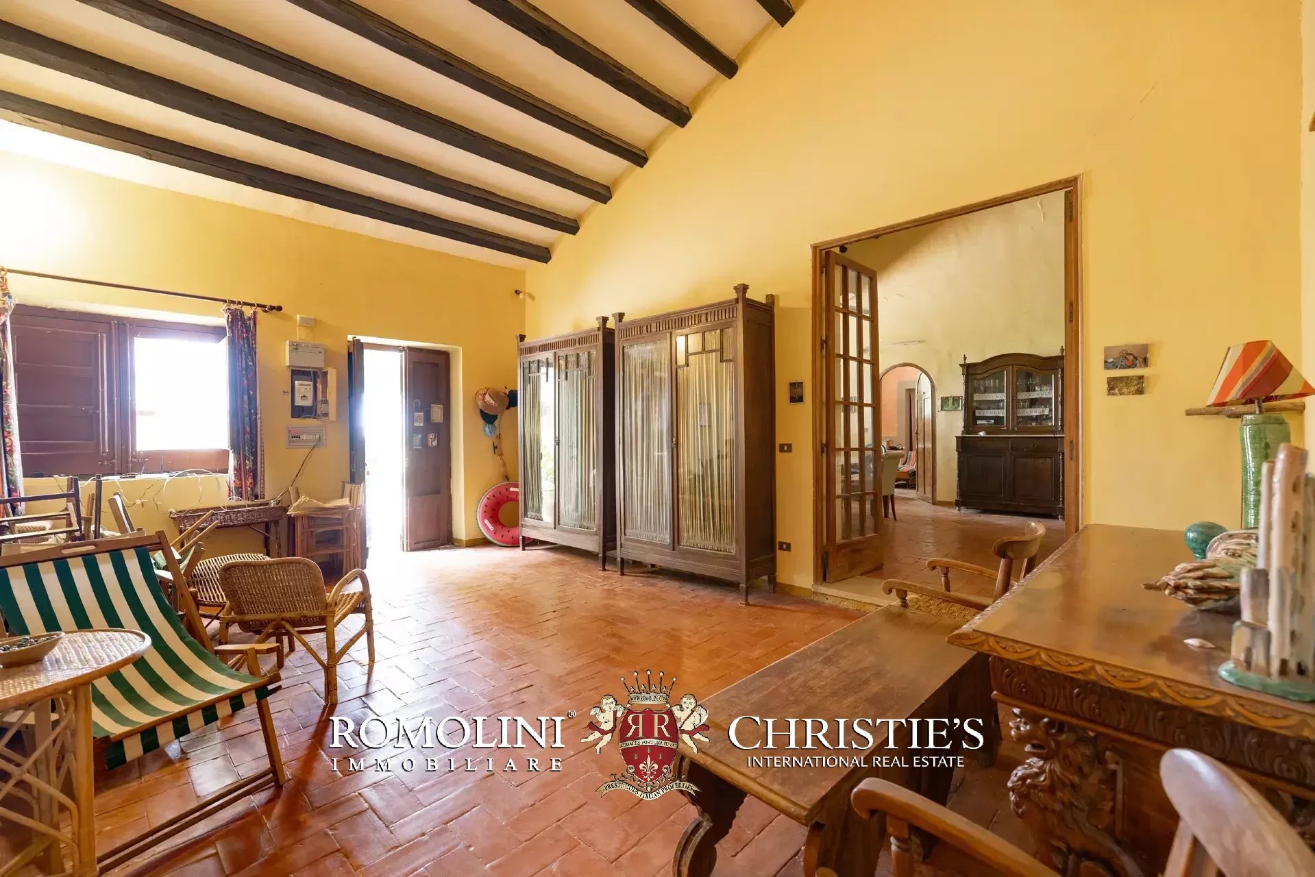 8 Bedroom Villa/Townhouse's Image 38