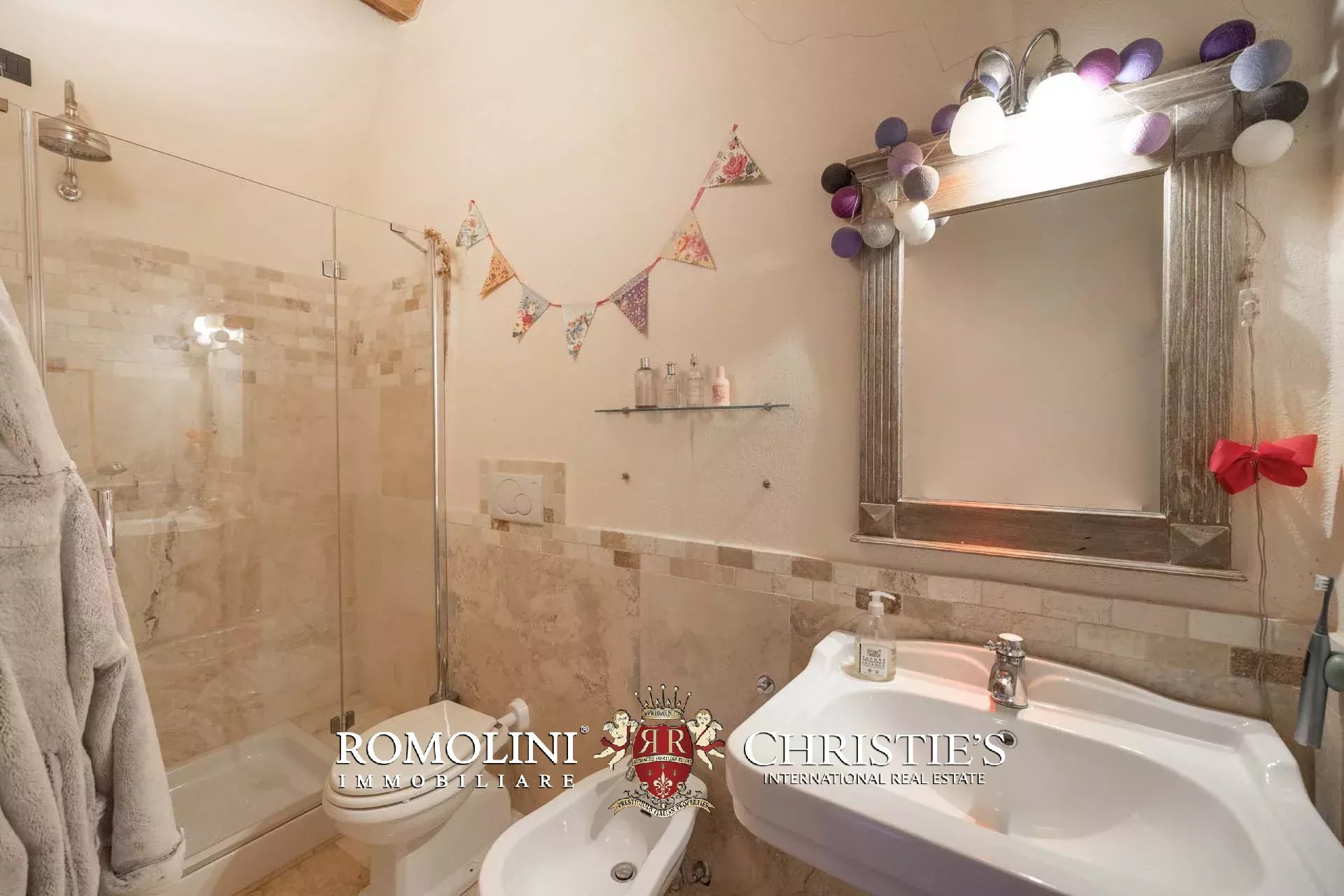 6 Bedroom Villa/Townhouse's Image 62