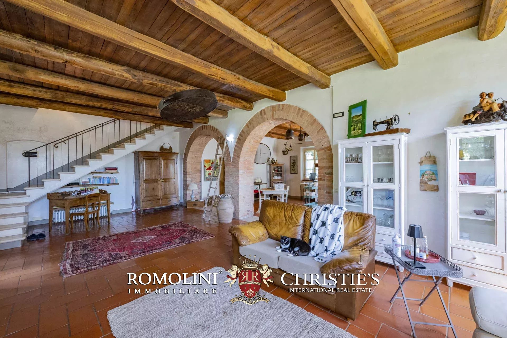 34 Bedroom Vineyard's Image 47