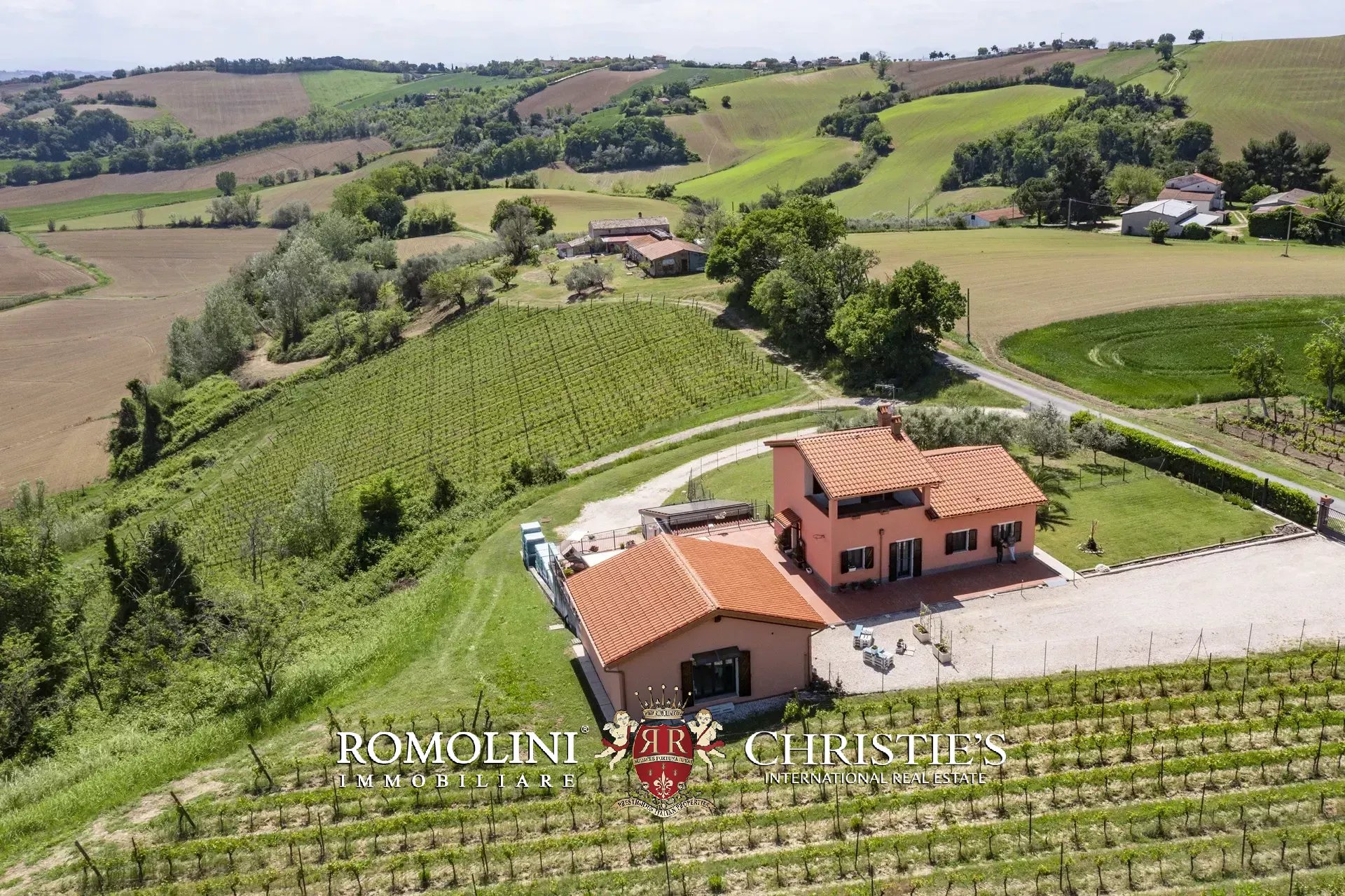 5 Bedroom Vineyard's Image 10