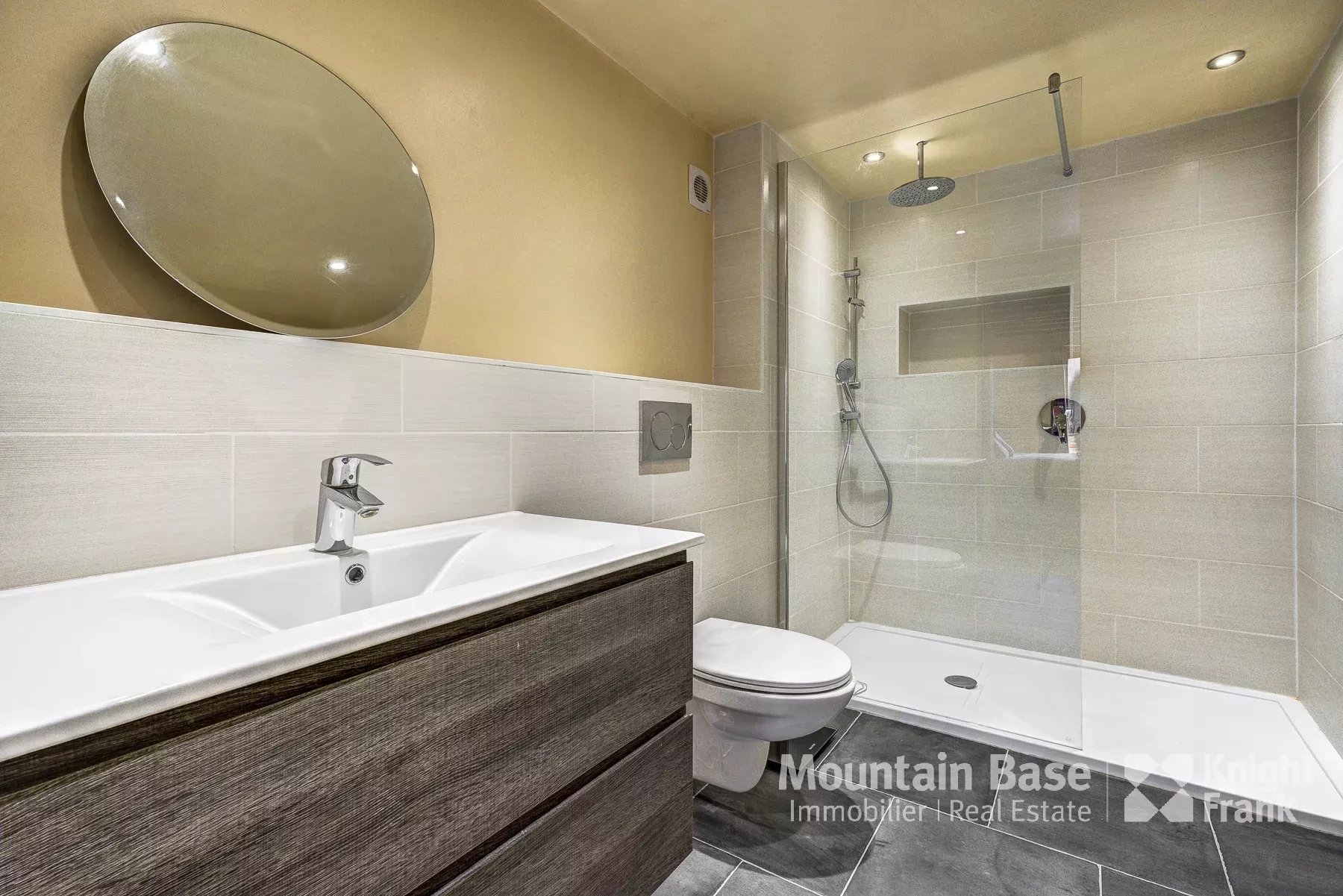 Photo of Renovated 6-Bedroom Farmhouse with Separate Apartment and Garden