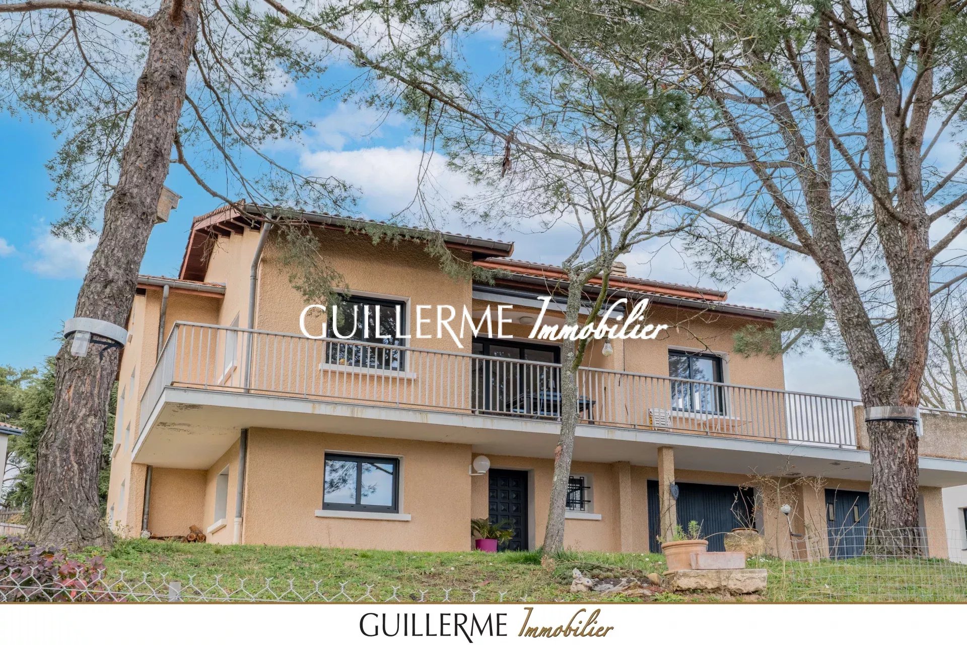A VENDRE A vendre Dardilly Maison 5 Chambres avec Piscine