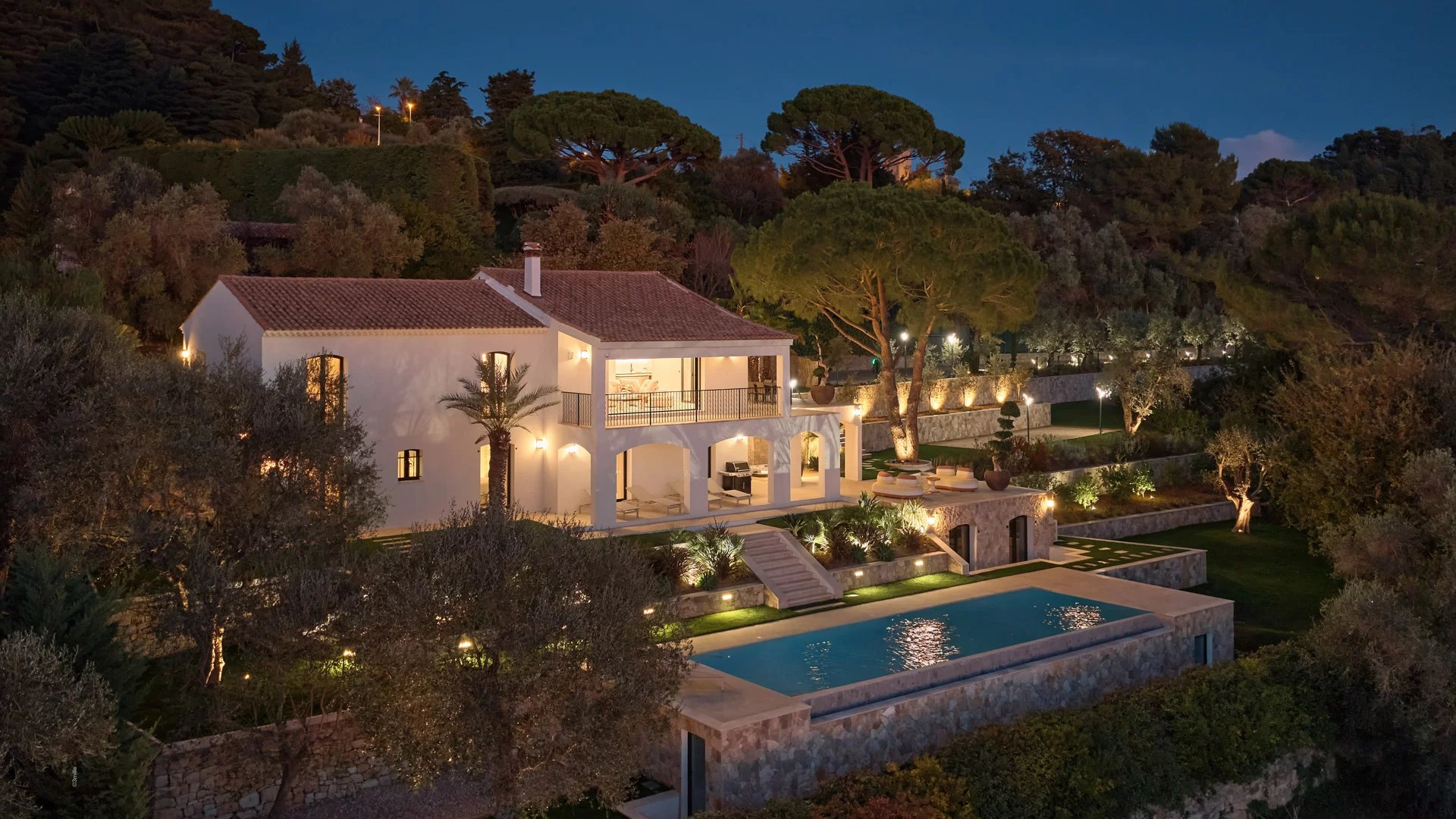 Élégante propriété familiale avec piscine et spa