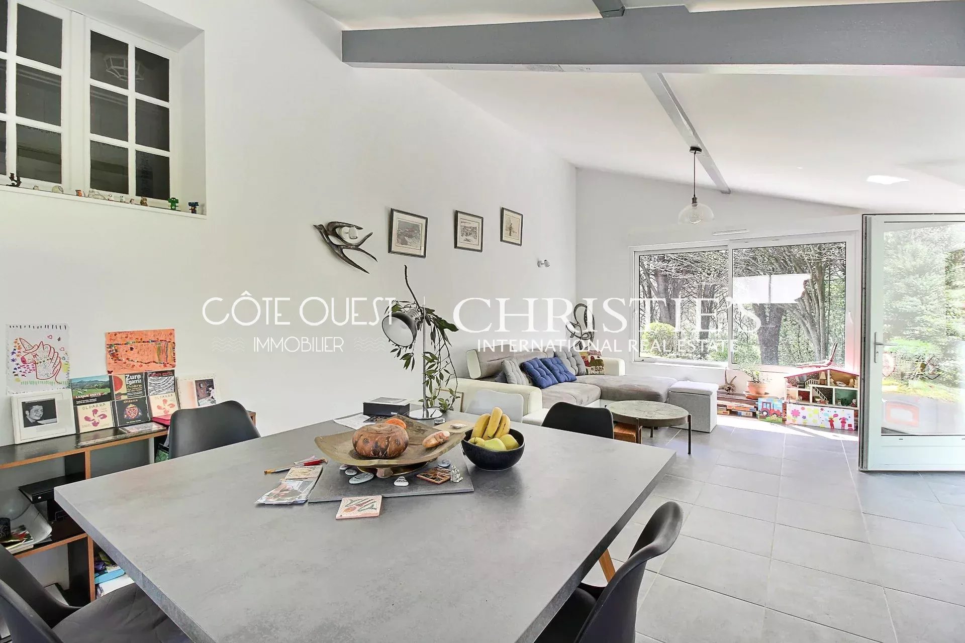 7 Bedroom Villa/Townhouse's Image 6