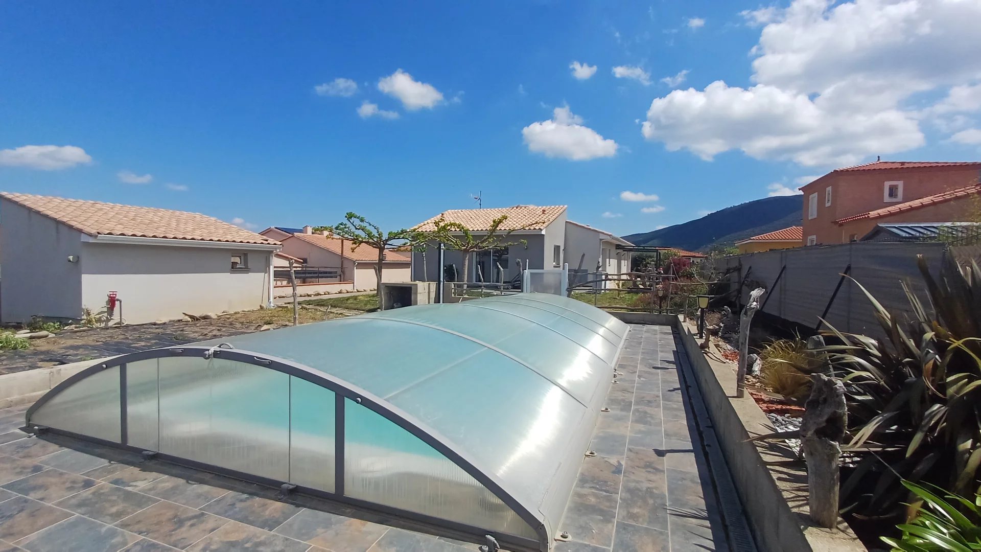 Villa Plain PIed T4 piscine sur 1100 m2 de terrain  + studio