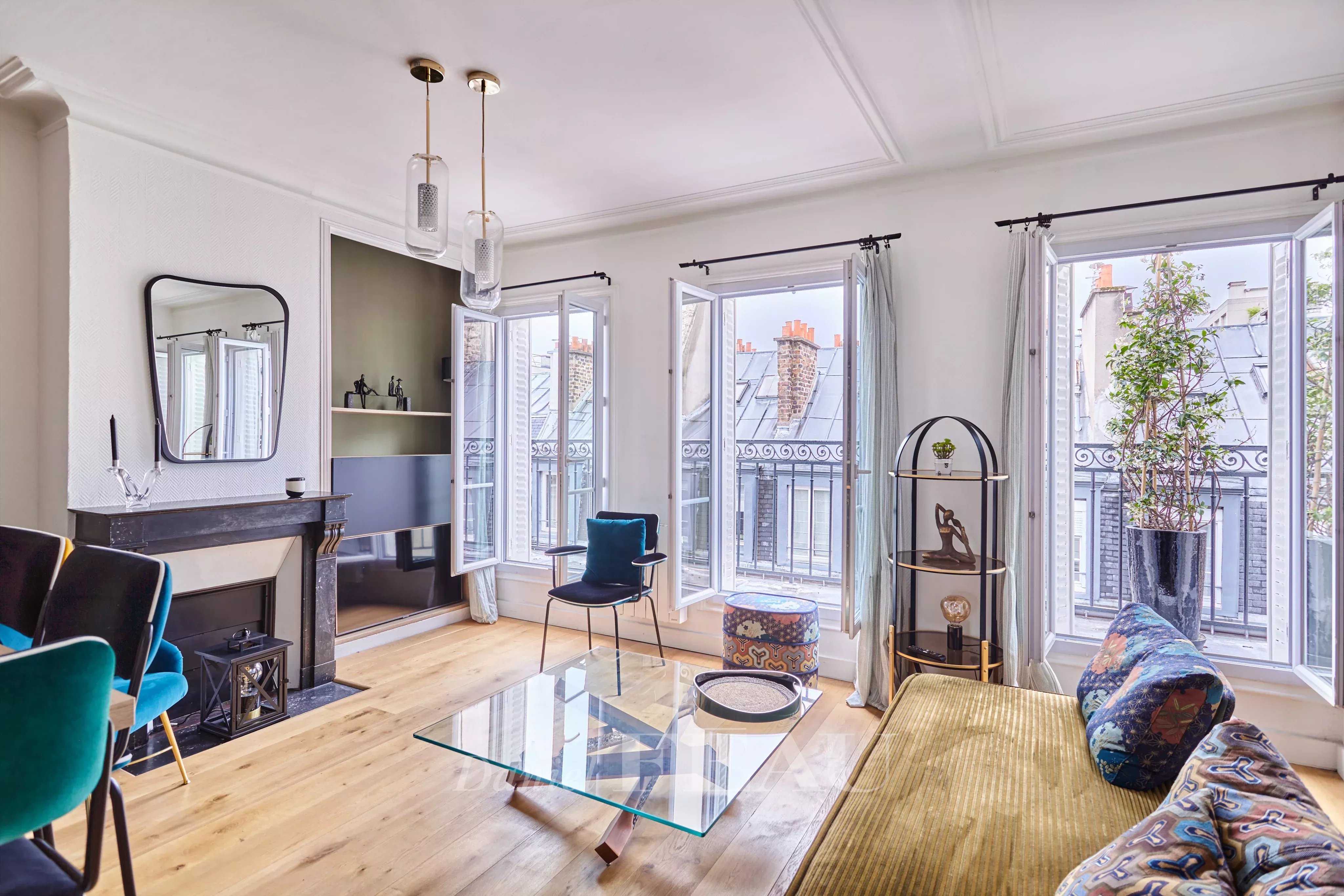 Paris 6th District – A renovated 2-room apartment