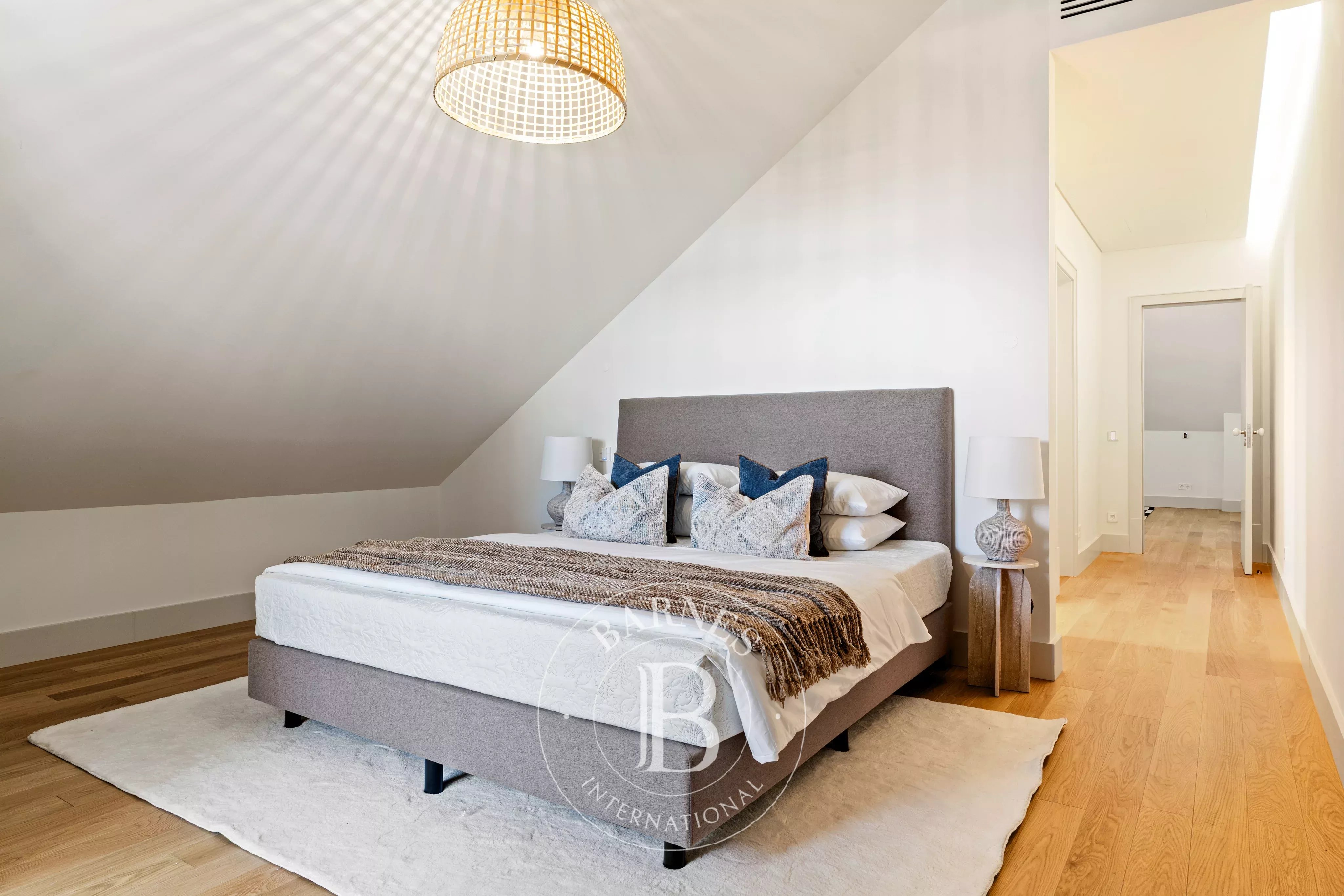 Jardin et vue sur la mer