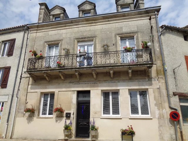 Charming 4 bedroom town house with private courtyard in the centre of Villefagnan