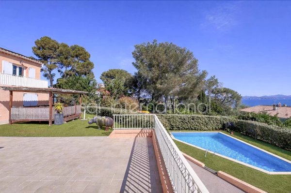 Les Issambres - villa with panoramic sea views — photo 2