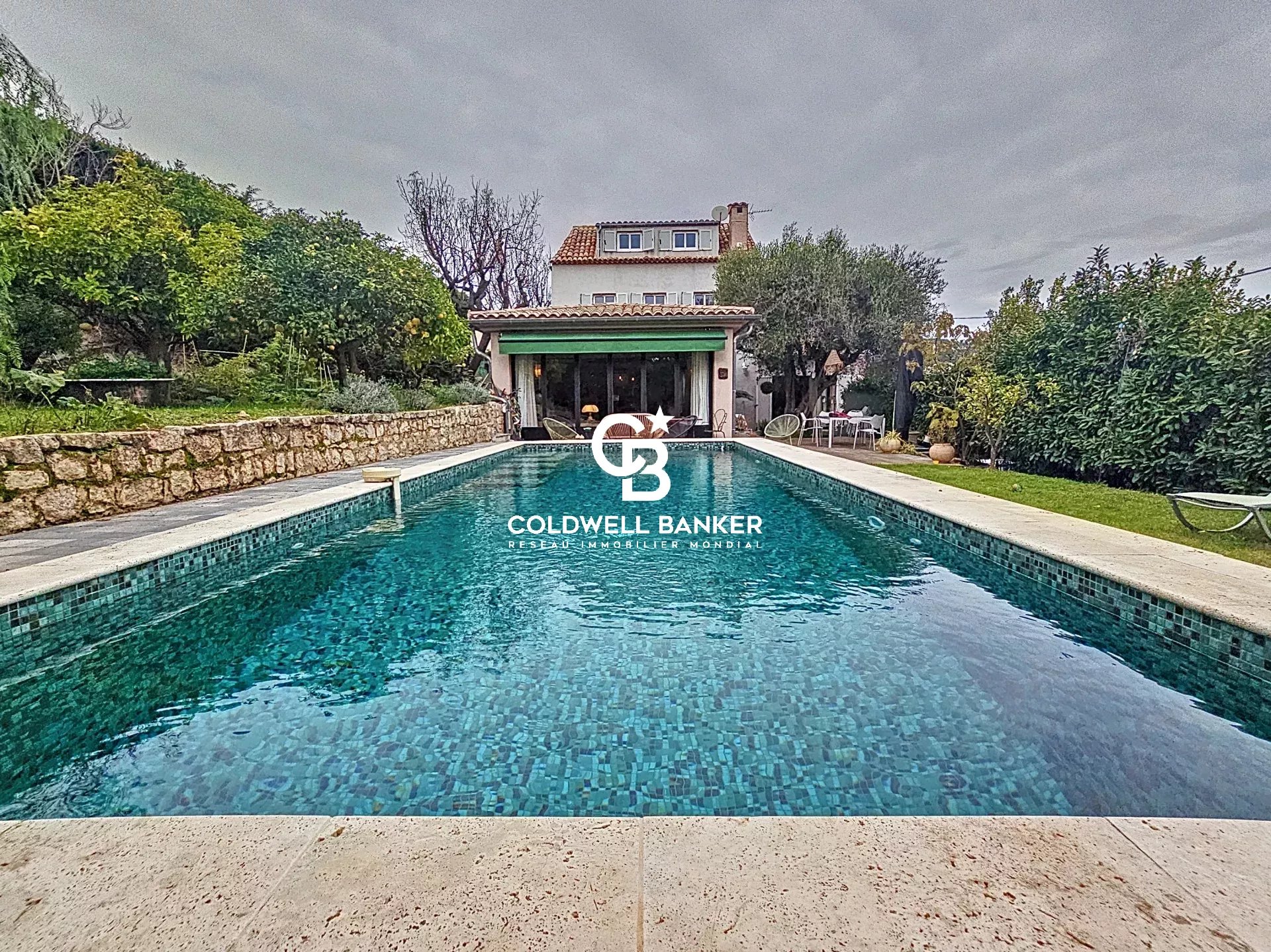 06400 CANNES VILLA