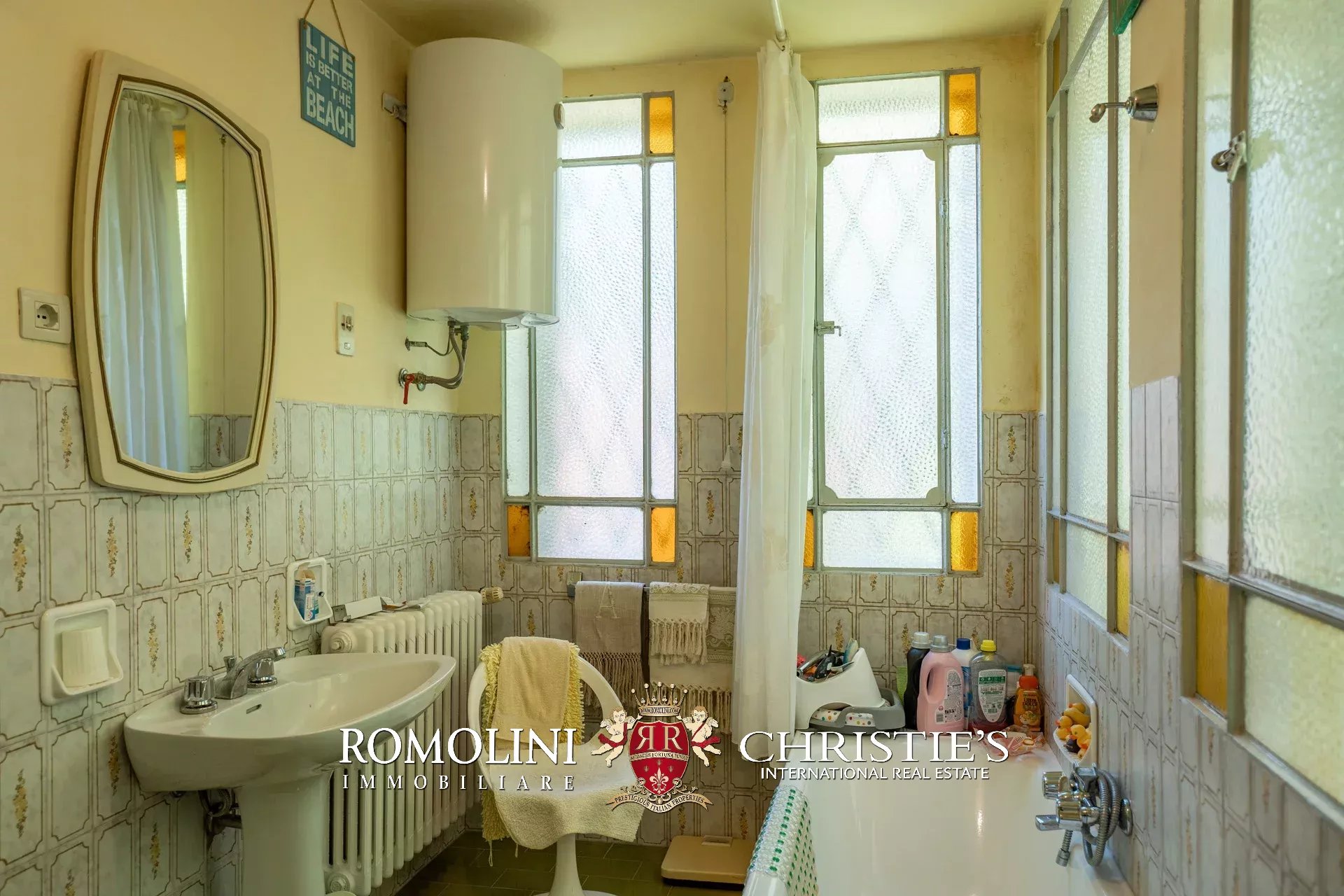 8 Bedroom Villa/Townhouse's Image 93