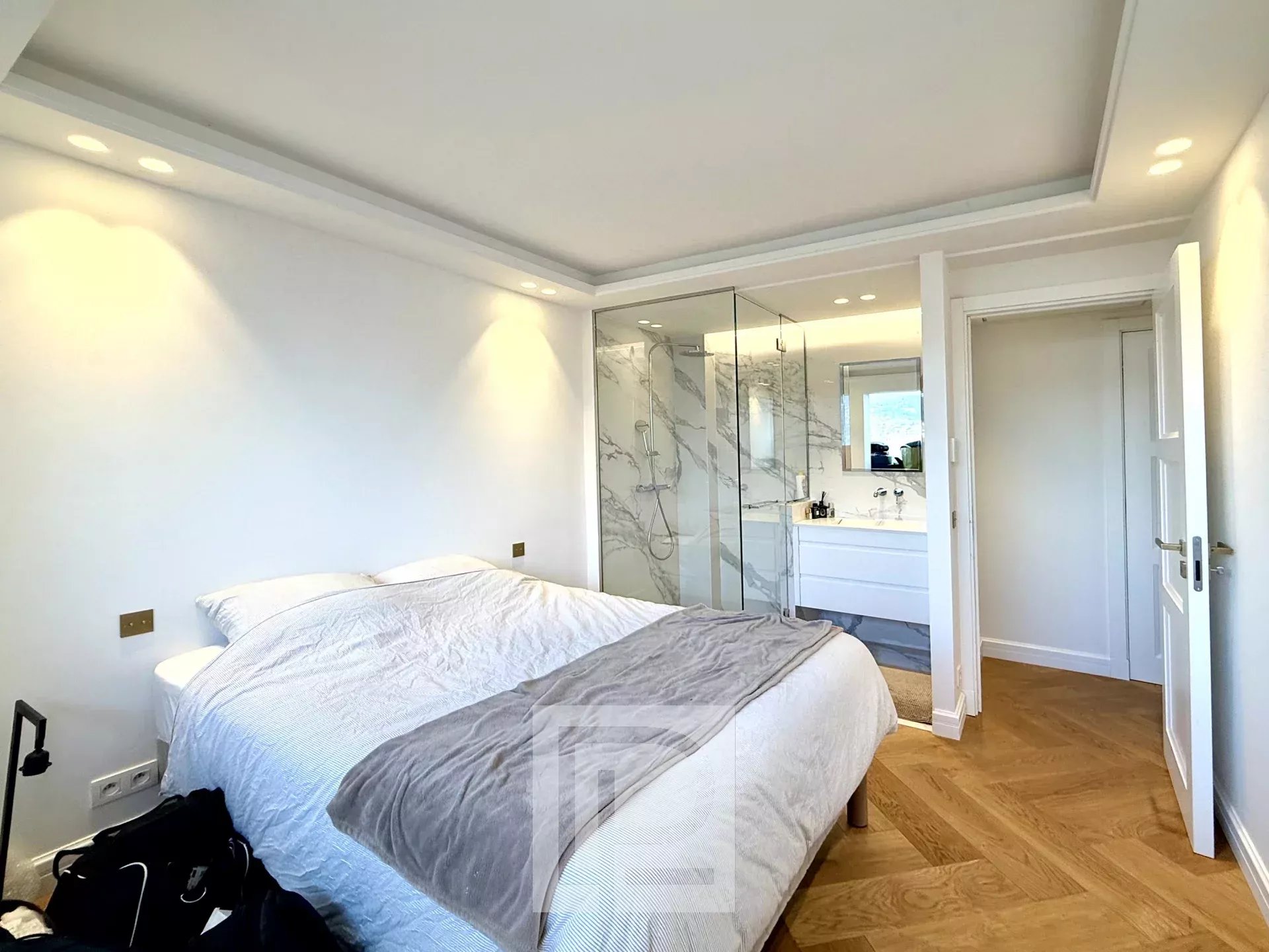 Le Cannet Europe - Completely renovated apartment with beautiful view