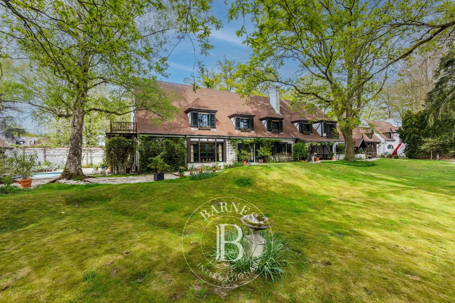 Hoeilaart - Exceptional villa to renovate, close to the Sonian Forest