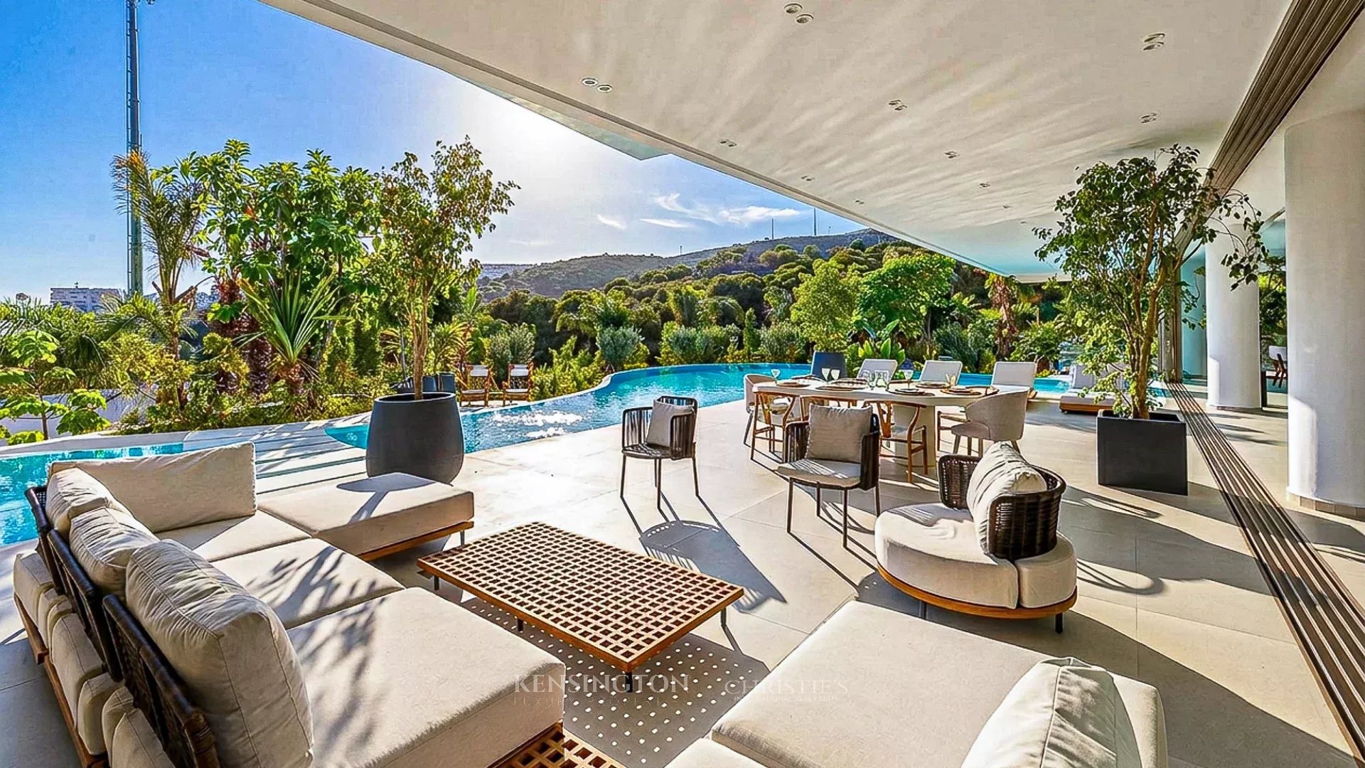 9 Bedroom Villa/Townhouse's Image 8