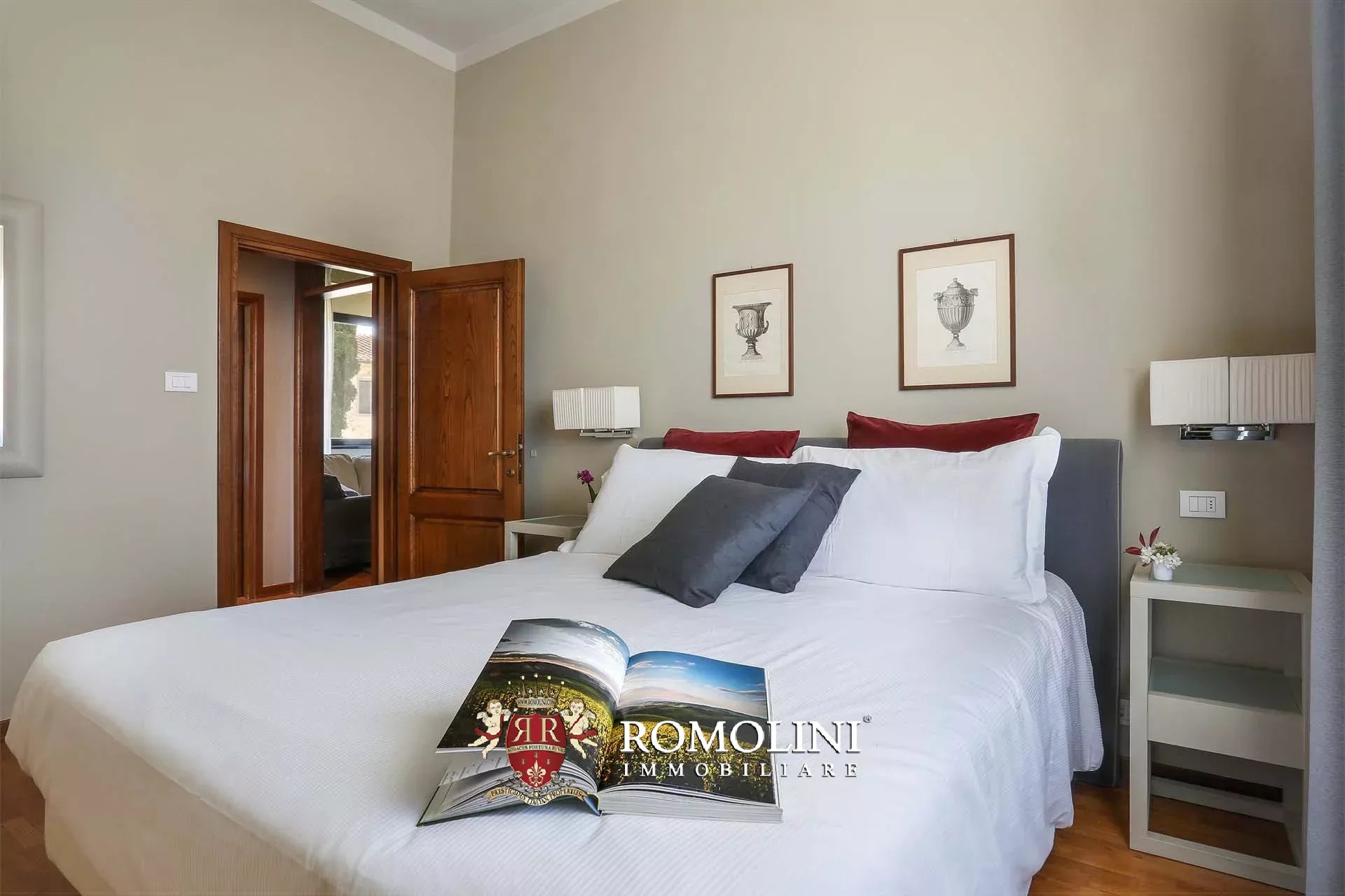 25 Bedroom Vineyard's Image 84