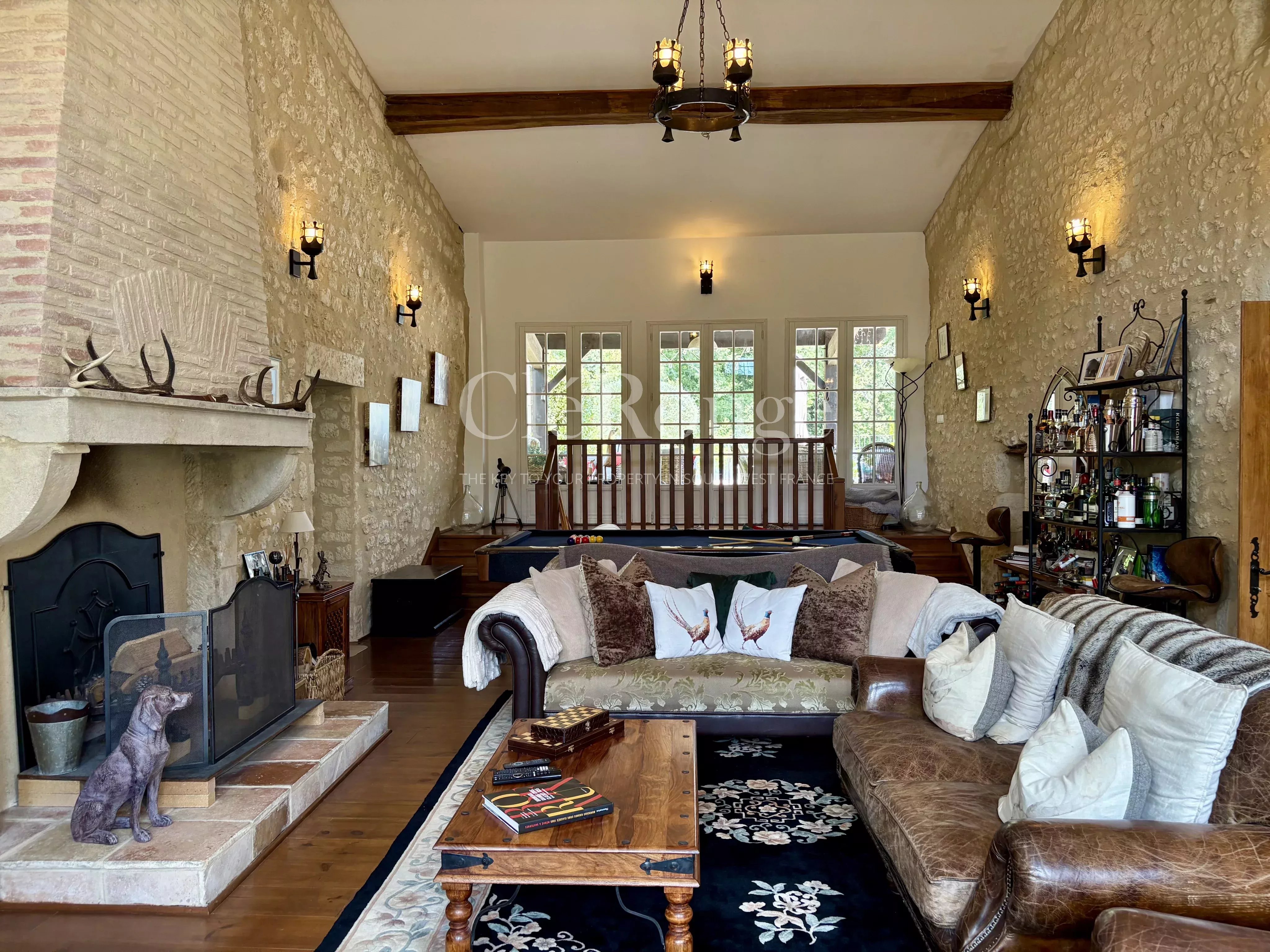 Proche de Duras - Maison en pierre au charme intemporel avec piscine chauffée