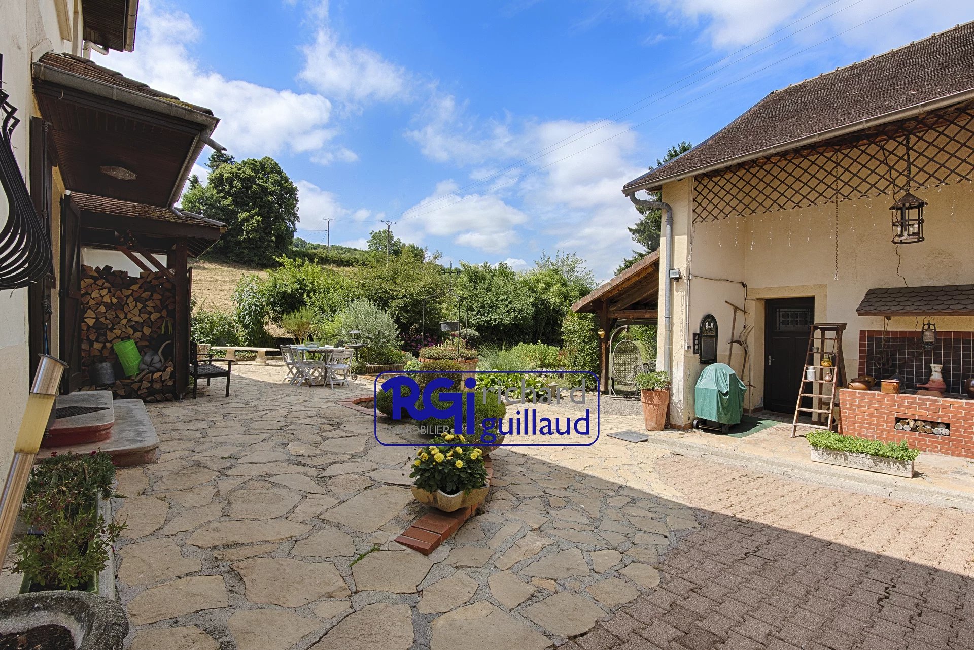 Ensemble immobilier – 2 maisons T3 avec dépendances - cour et jardin