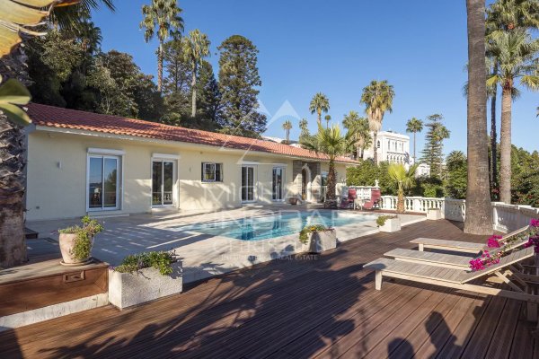 GOLFE JUAN - CLOSE TO CANNES - PANORAMIC SEA VIEW — photo 1