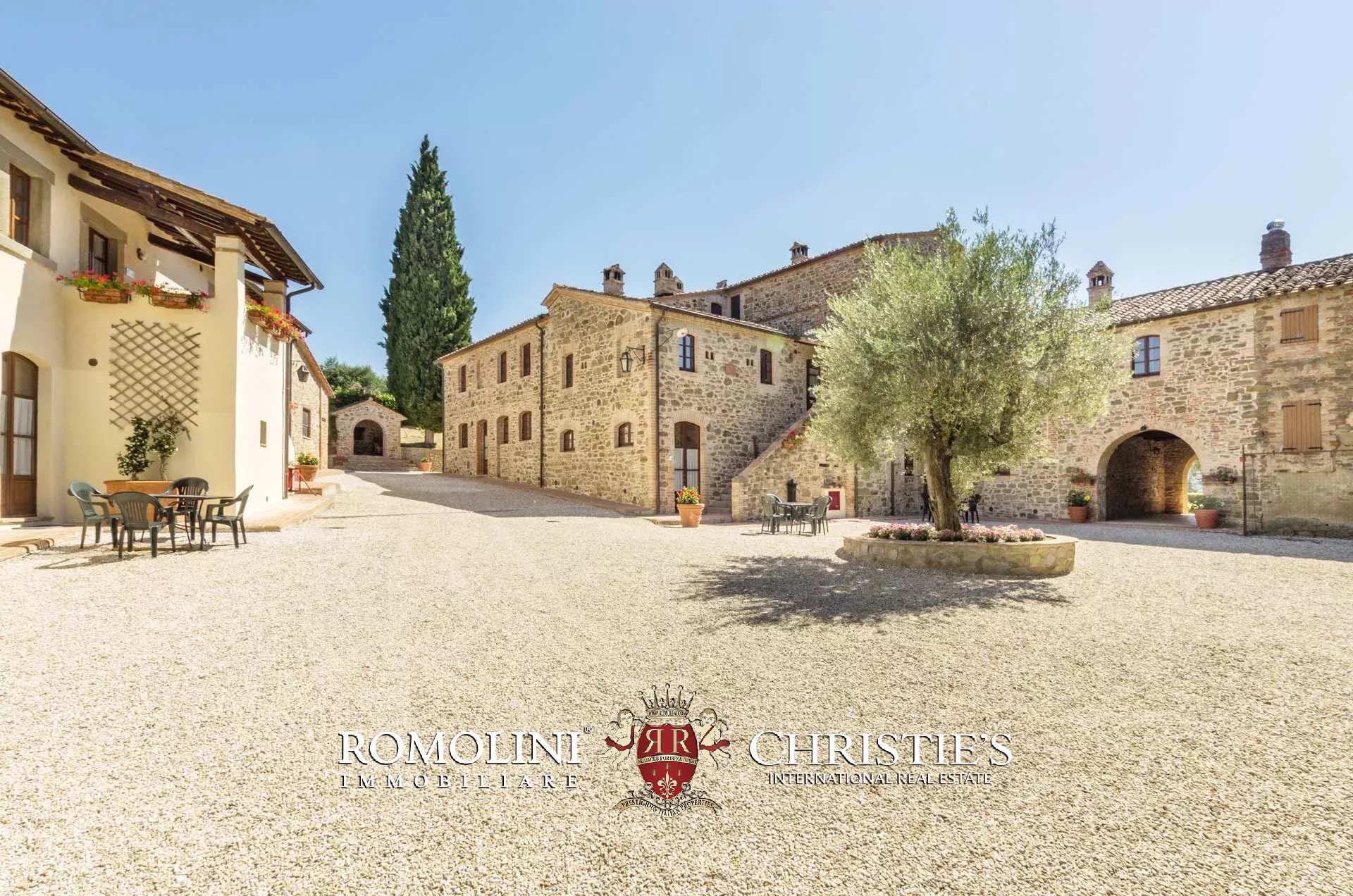 35 Bedroom Villa/Townhouse's Image 16