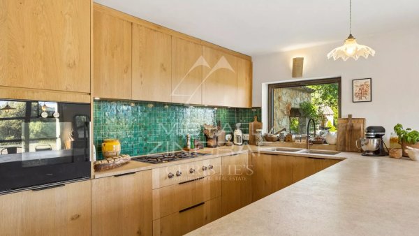 Exceptional Estate – 10-Hectare Private Domain with Panoramic Views — photo 7