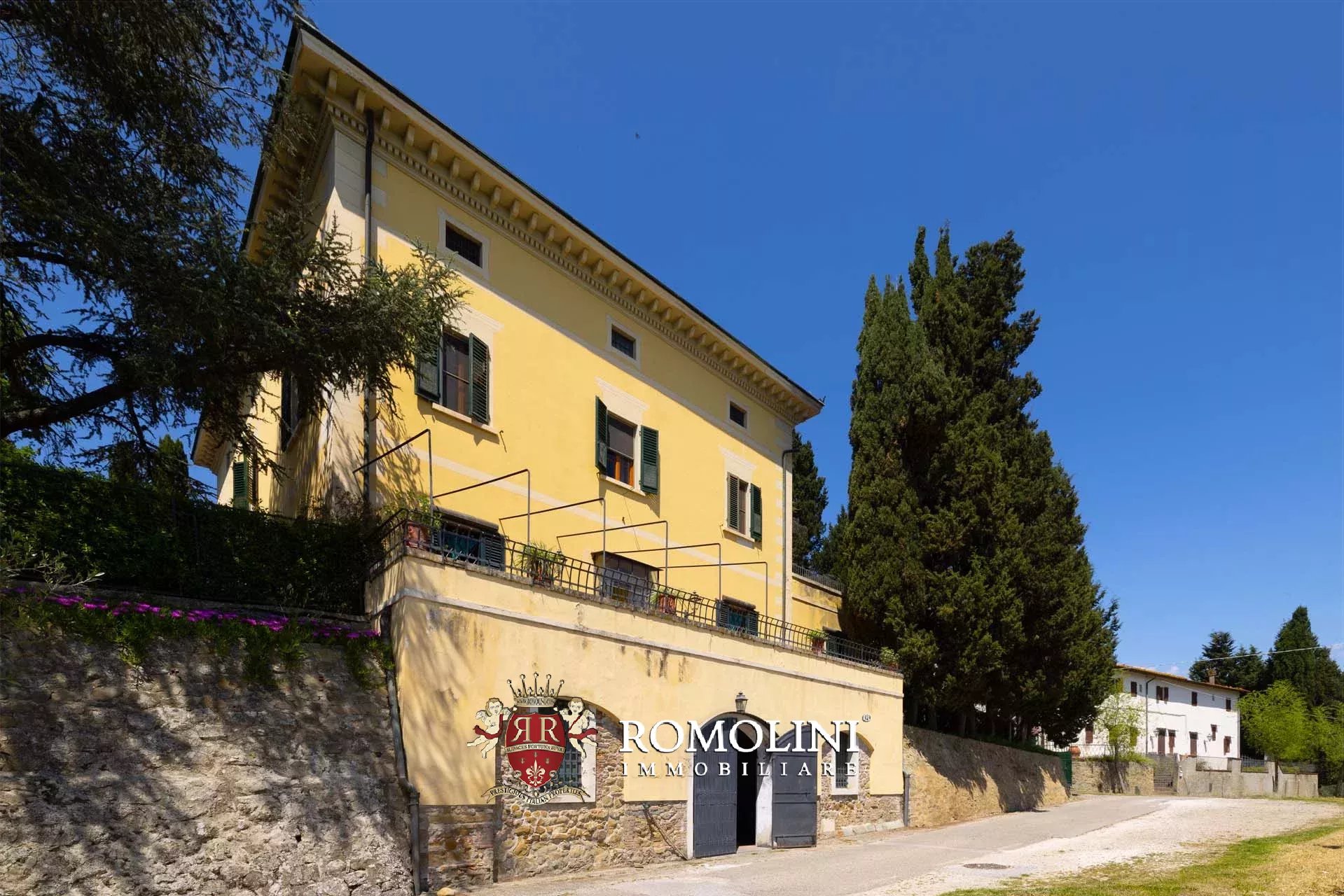 30 Bedroom Vineyard's Image 66