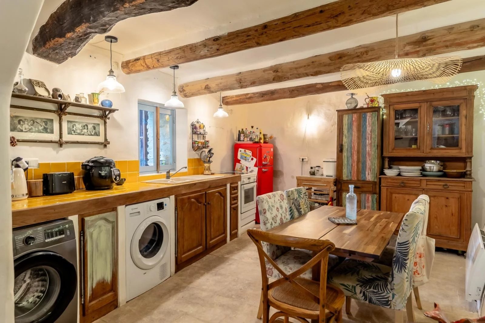 Maison de village avec terrasse et petit jardin