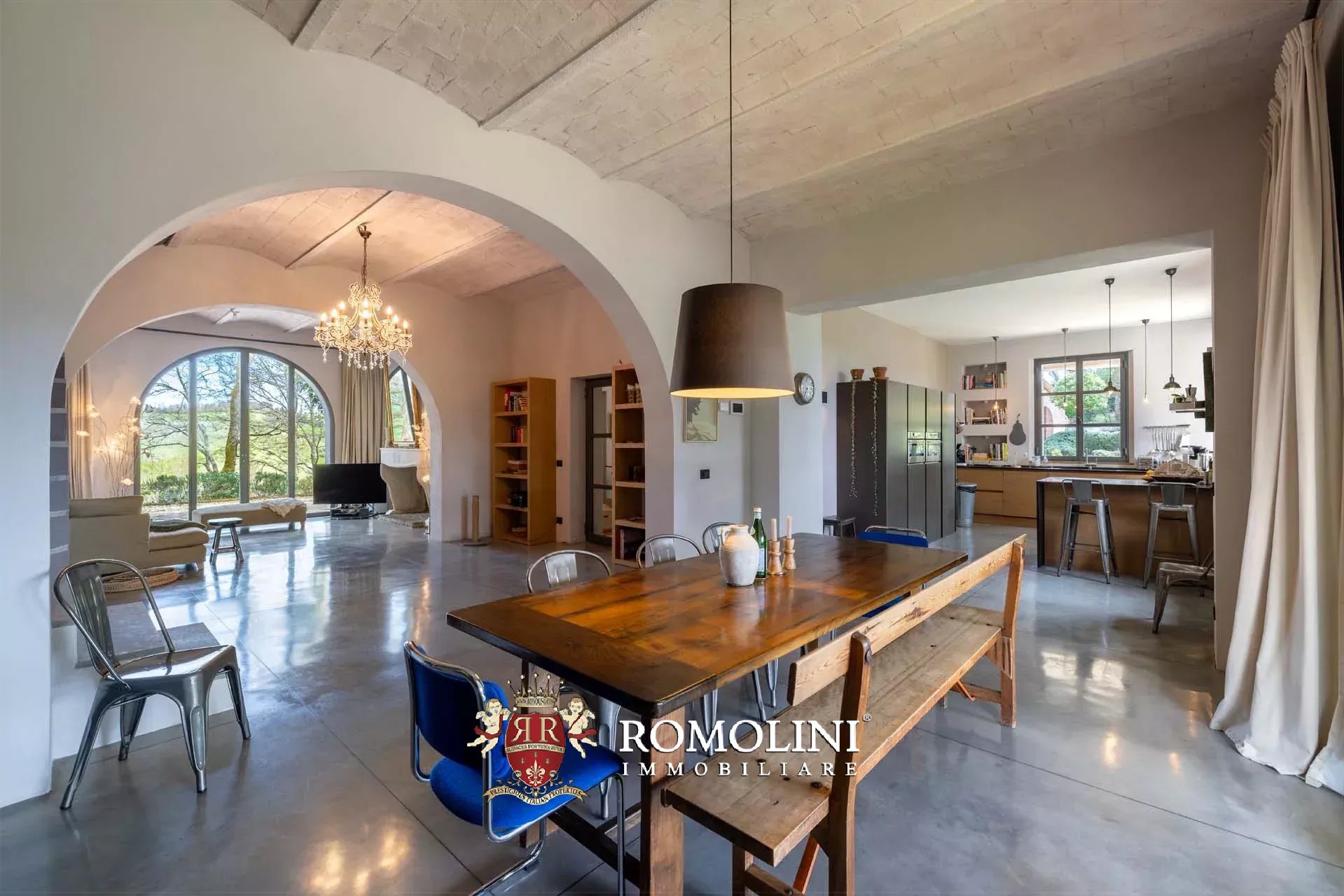7 Bedroom Villa/Townhouse's Image 9
