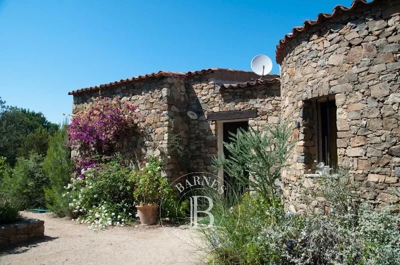 L'ILE ROUSSE - Charming stone villa - 5 bedrooms - park with swimming pool - sea and mountain view - near beach - picture 5