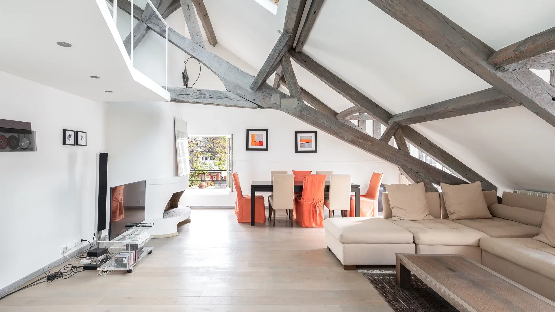 Paris 6e - ODÉON / CURRENCY