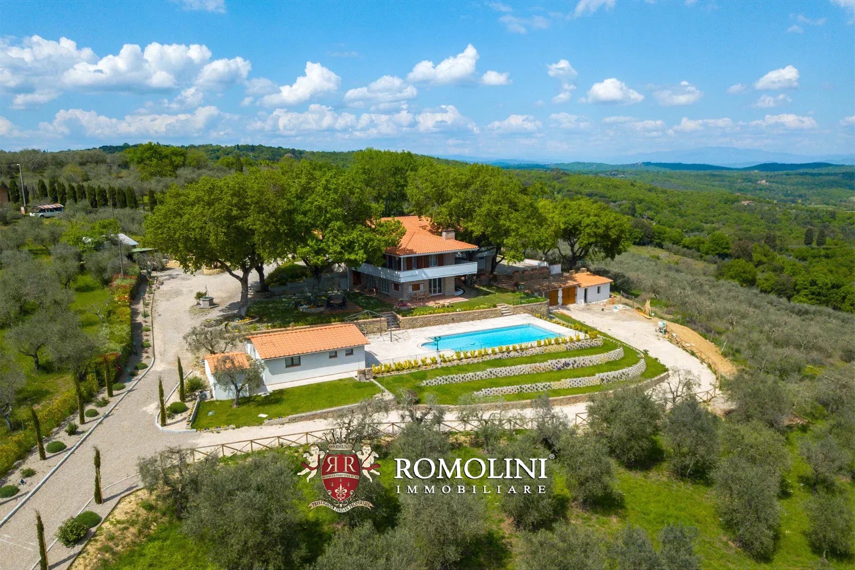6 Bedroom Villa/Townhouse's Image 21