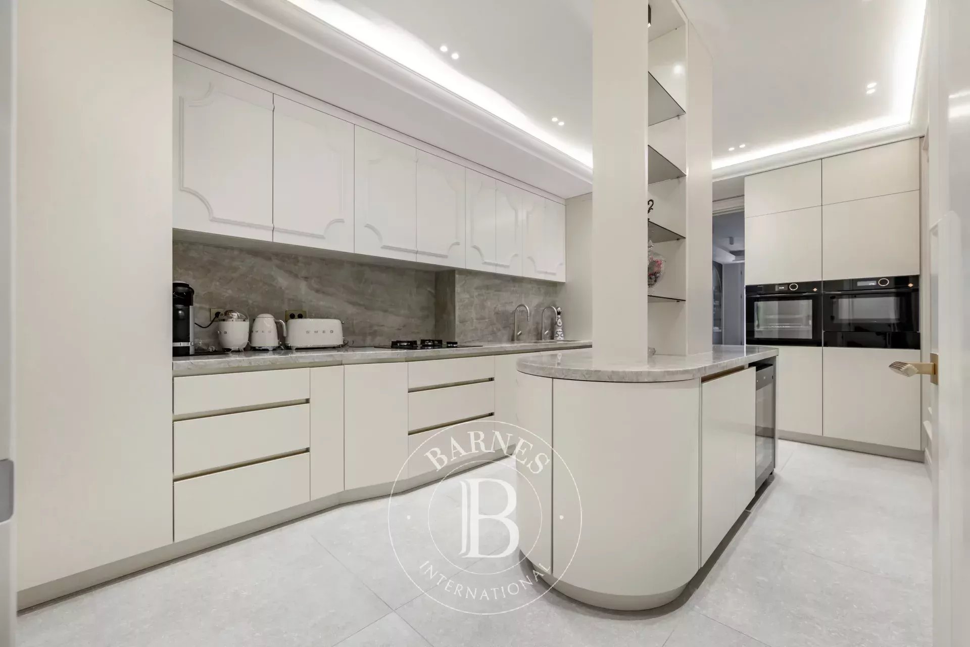 Daire Paris 8ème - picture 7