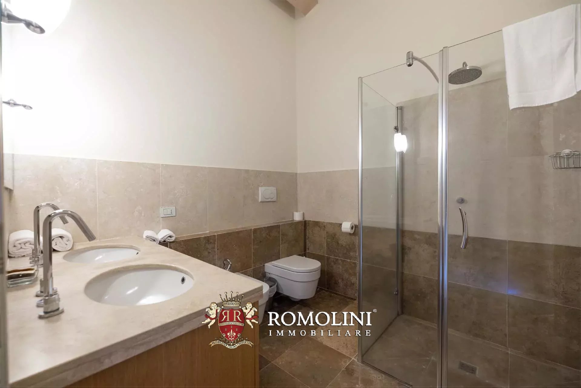 LUXUSANLAGE MIT 19 WOHNUNGEN IN DER TOSKANA, VAL D'ORCIA