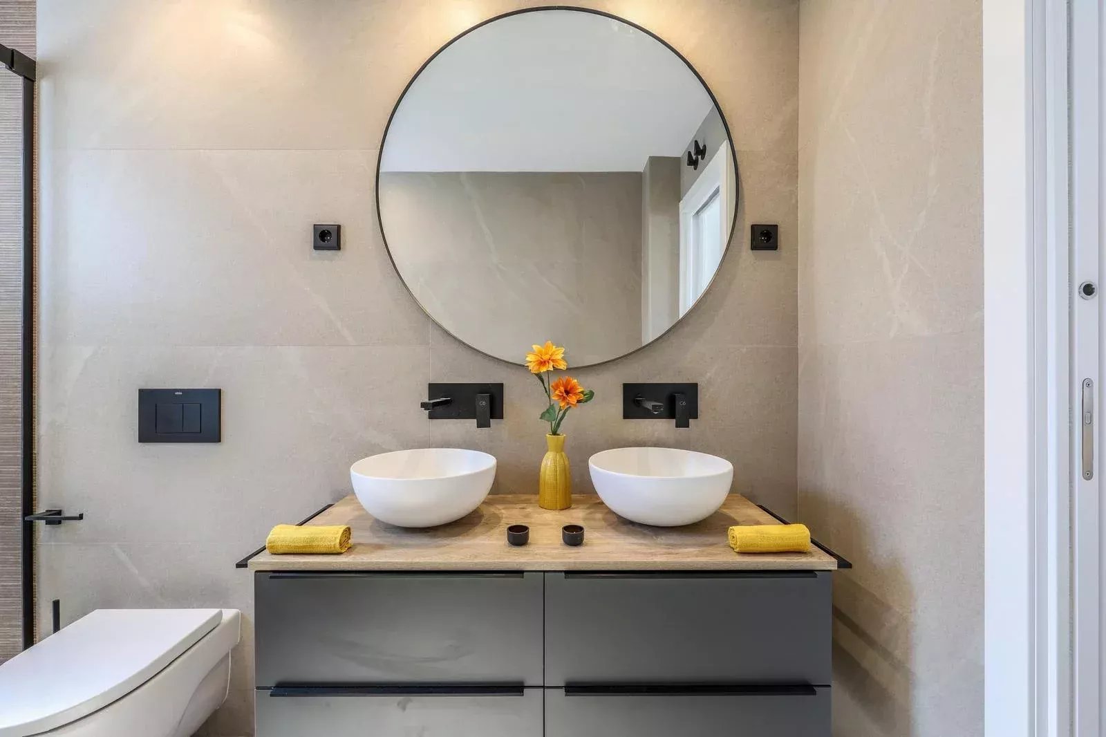Modern and Bright Apartment on Paseo de la Castellana - picture 19