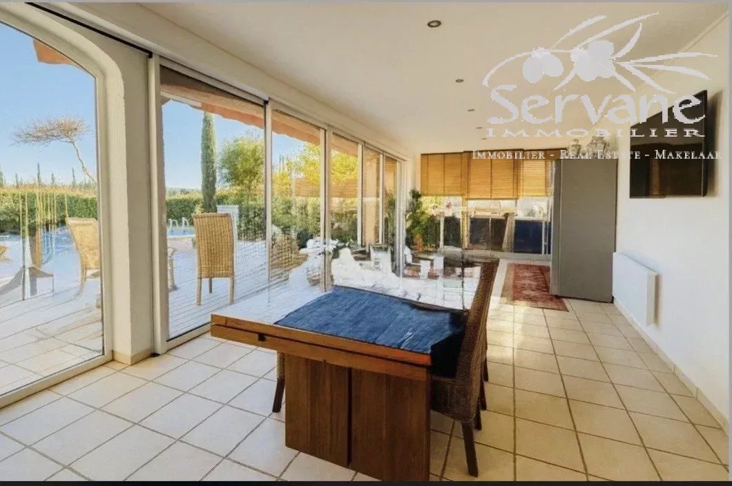 Lovely Cotignac house 4 beds, studio and pool