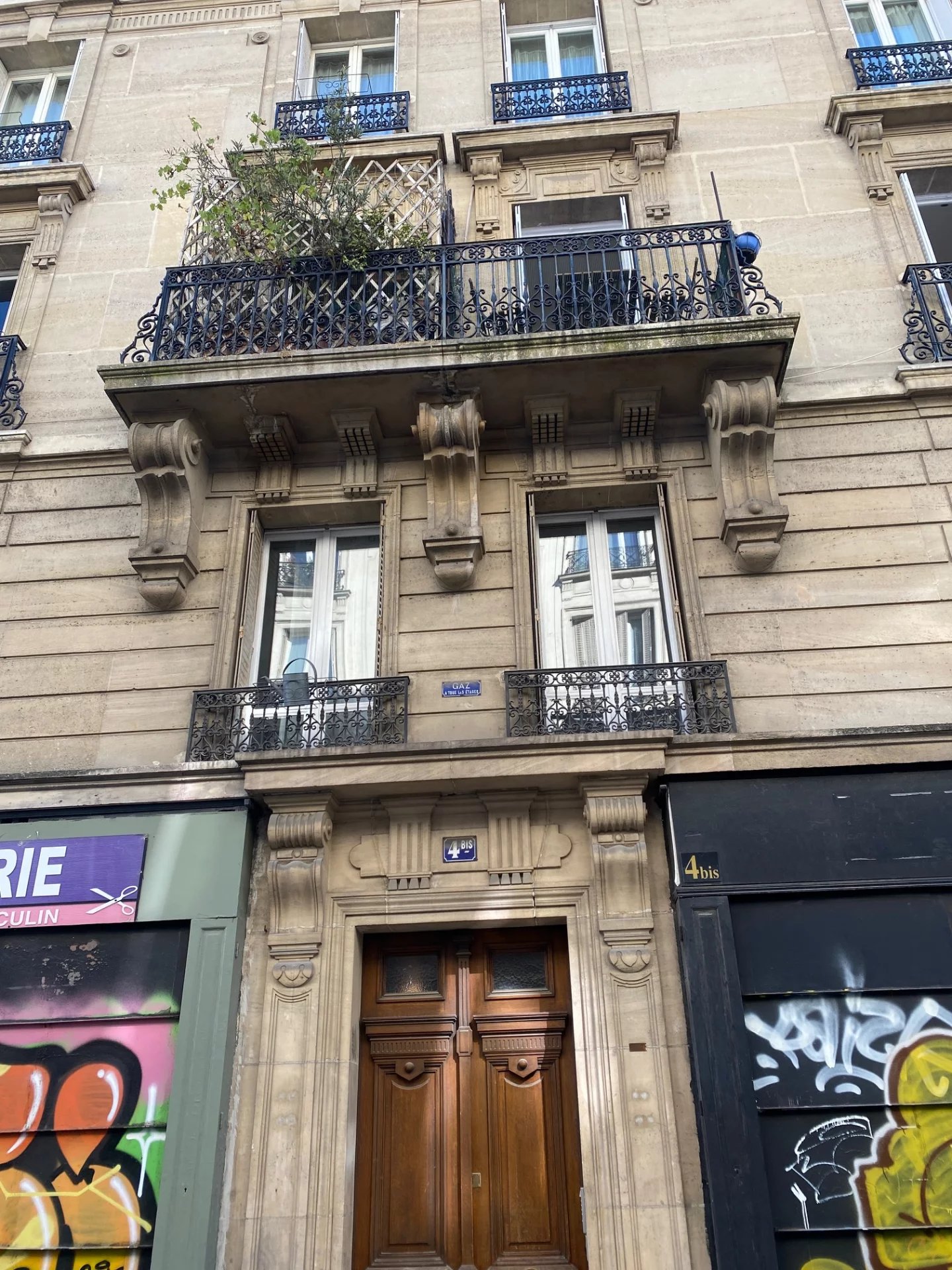 Sale Apartment Paris 11th