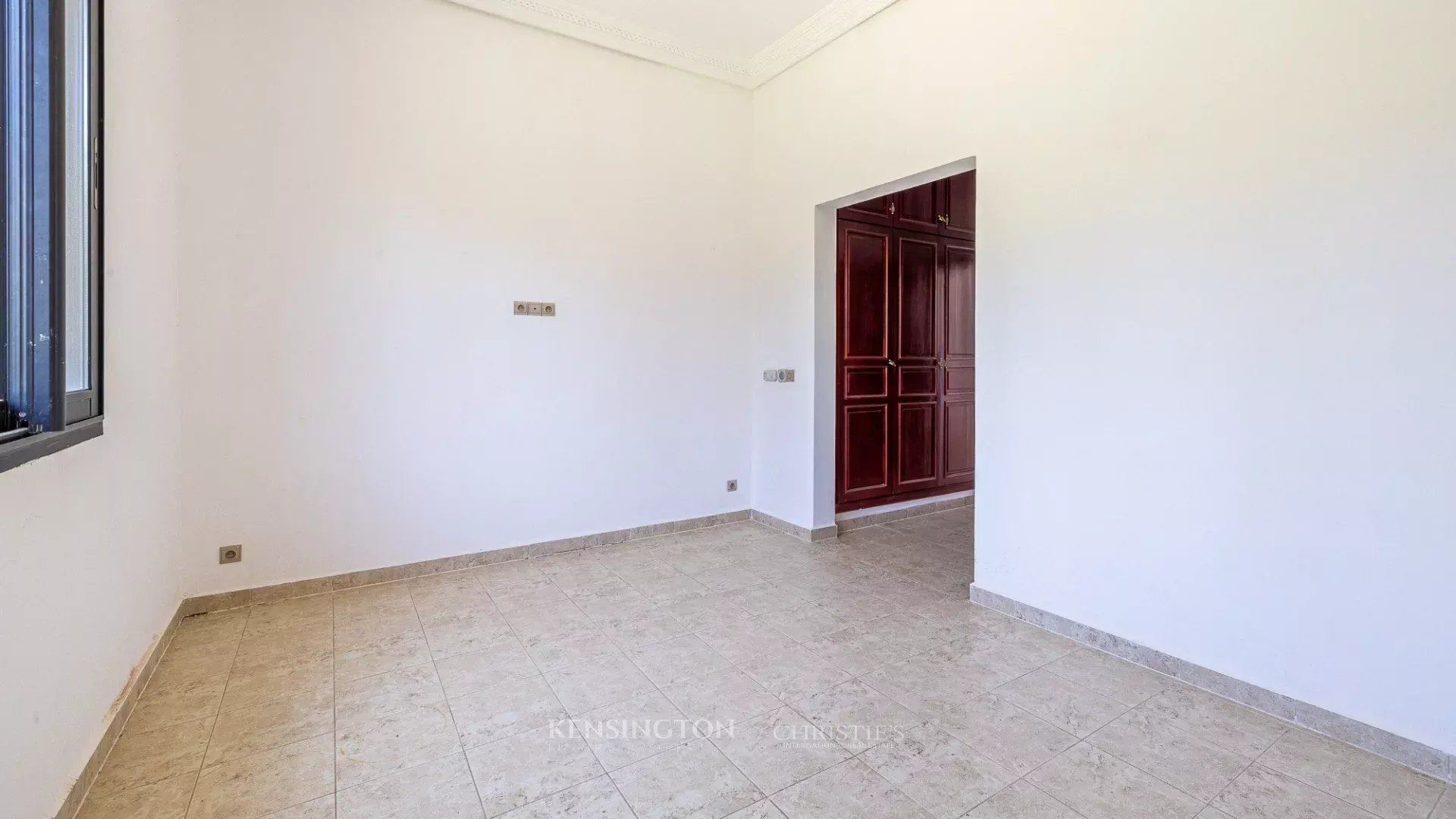 10 Bedroom Villa/Townhouse's Image 31