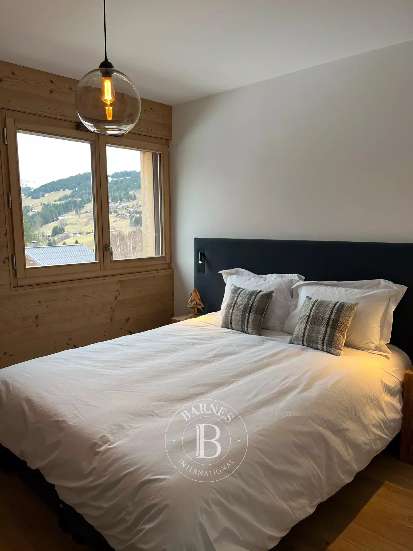 Photo of Les Gets – Spacious Family T6 Duplex – Direct Ski Access – Open Mountain Views