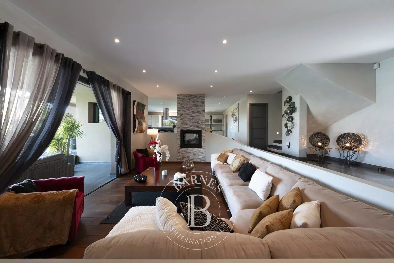 Patrimonio, architect-designed villa, 4 bedrooms, near the beach - picture 9