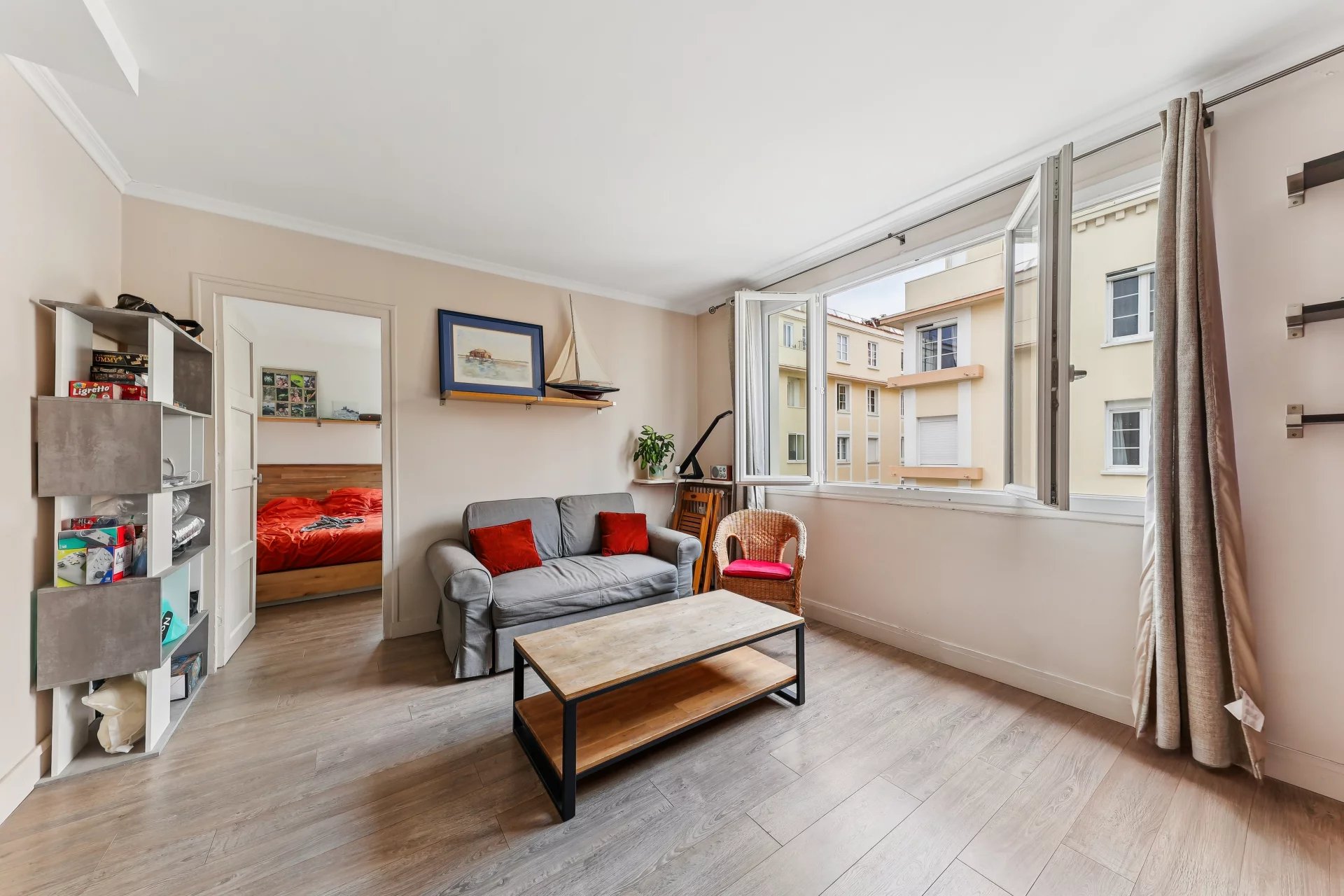 Boulogne Mairie - three-room apartment 52 m² - high floor