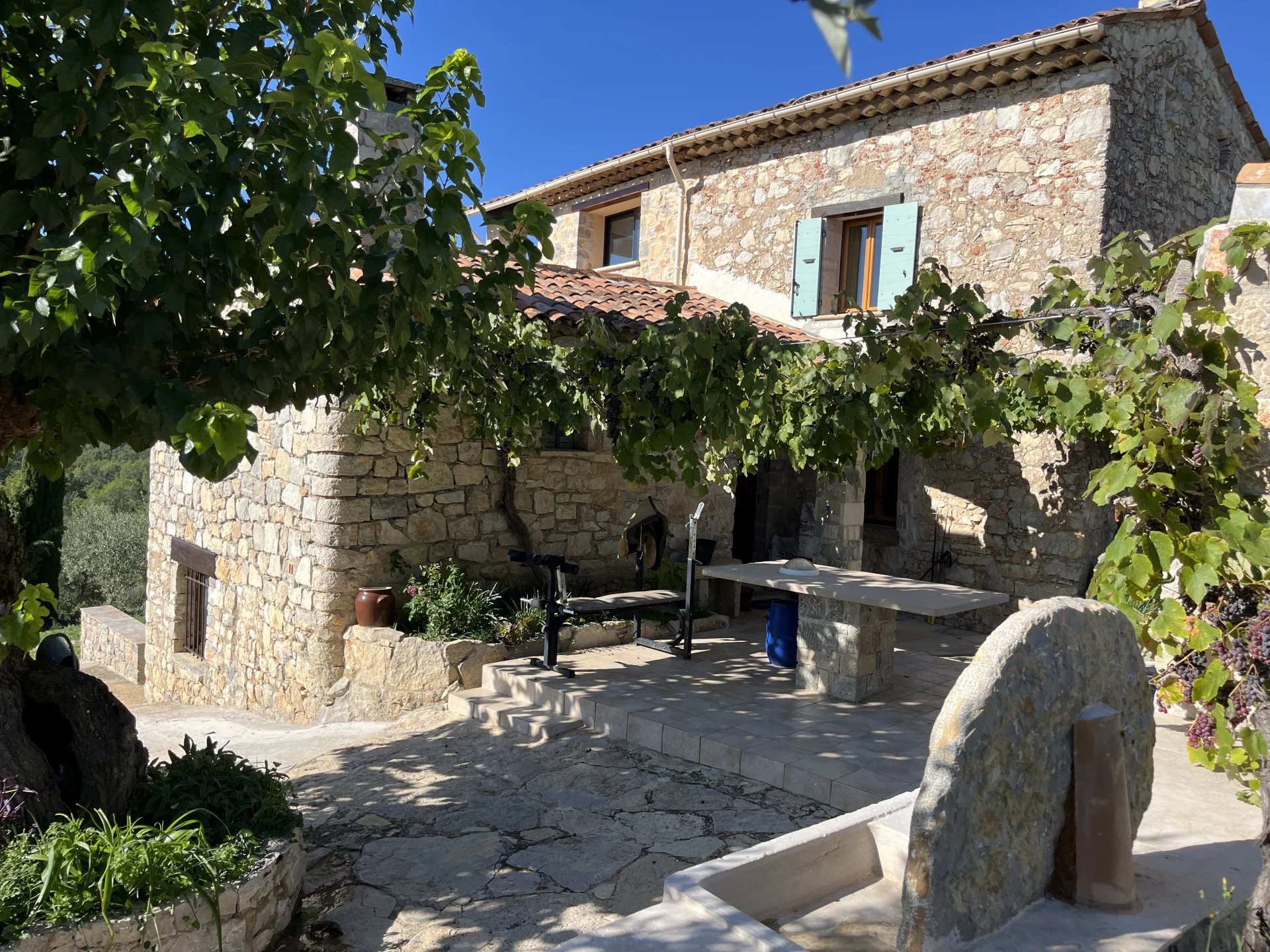 Old stone mas with amazing panoramic view - FAYENCE