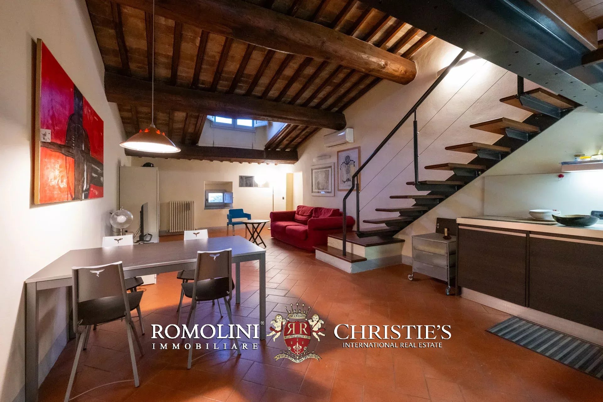 COZY 60-SQM PENTHOUSE FOR SALE IN THE HISTORICAL CENTER OF AREZZO
