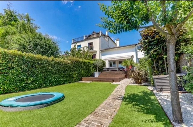 Agence immobilière de Paris Stone Real Estate