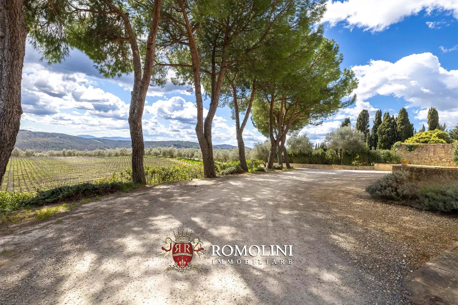 35 Bedroom Vineyard's Image 89